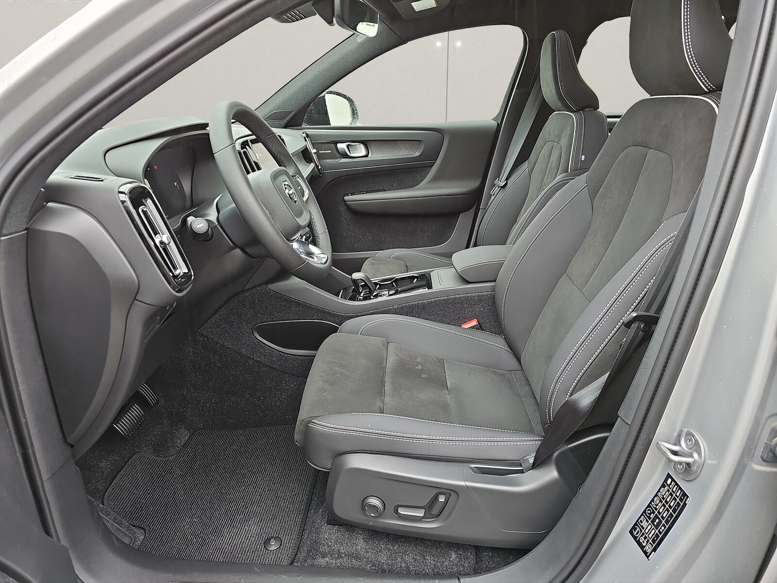 VOLVO XC40 P6 Ultimate, Elektro, Vorführwagen, Automatik - 6