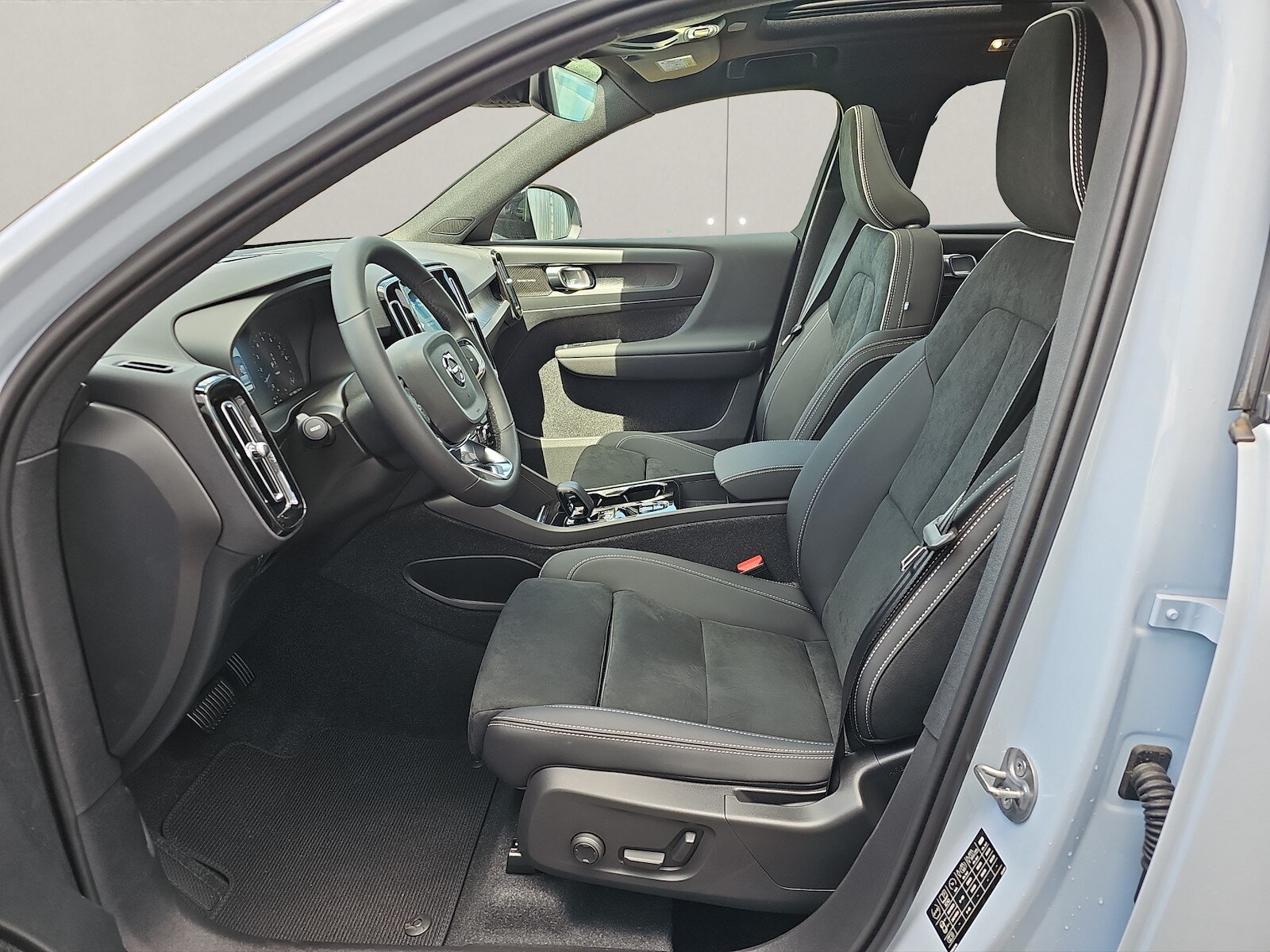 VOLVO XC40 1.5 T5 PiH Plus Dark MY24, Plug-in-Hybrid Benzin/Elektro, Vorführwagen, Automatik - 6