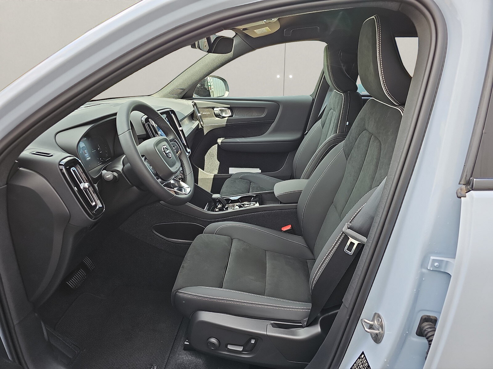 VOLVO XC40 1.5 T4 PiH Plus Dark MY24, Plug-in-Hybrid Benzin/Elektro, Vorführwagen, Automatik - 6