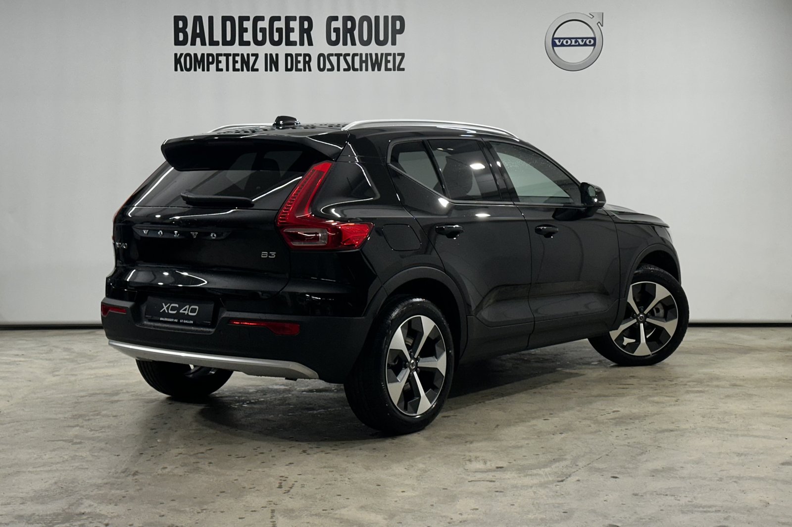 VOLVO XC40 2.0 B3 MH Core, Voll-Hybrid Benzin/Elektro, Neuwagen, Automat - 3