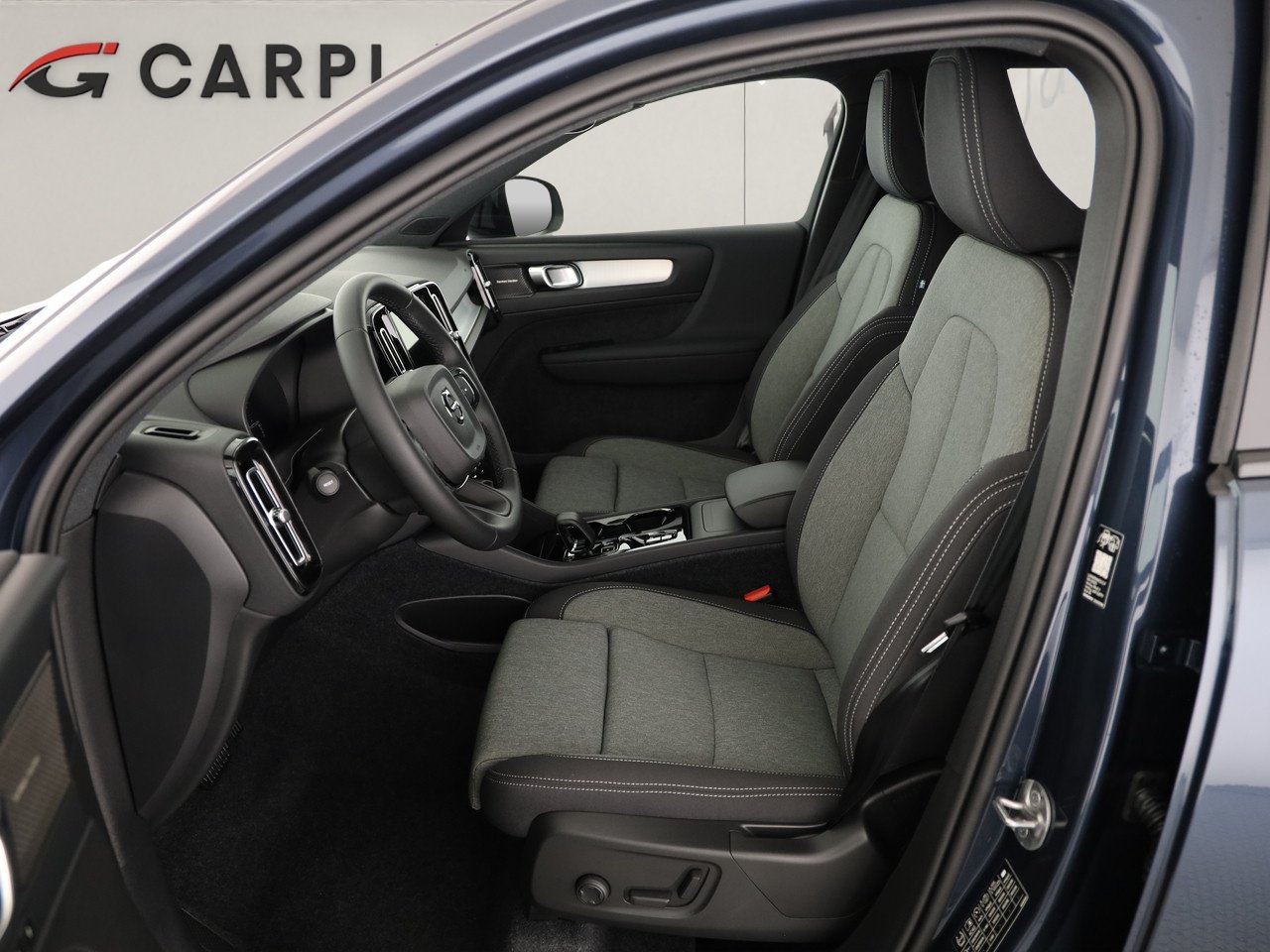 VOLVO XC40 2.0 B3 MH Plus Dark, Mild-Hybrid Benzin/Elektro, Neuwagen, Automat - 6