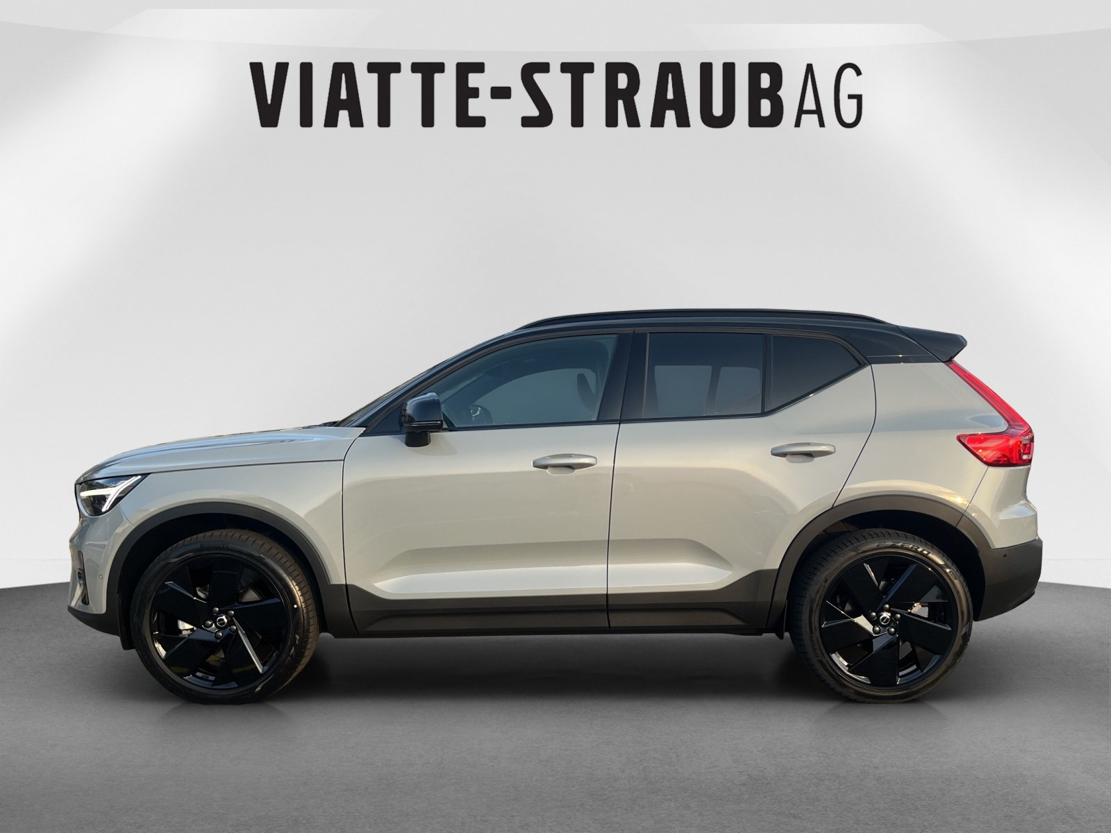 VOLVO XC40 2.0 B4 MH Black Edition, Mild-Hybrid Benzin/Elektro, Neuwagen, Automat - 2