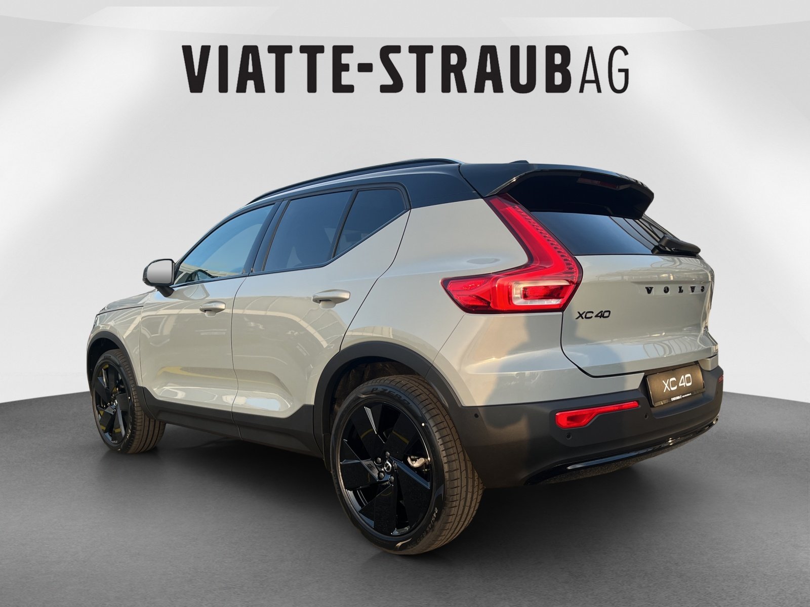 VOLVO XC40 2.0 B4 MH Black Edition, Mild-Hybrid Benzin/Elektro, Neuwagen, Automat - 3