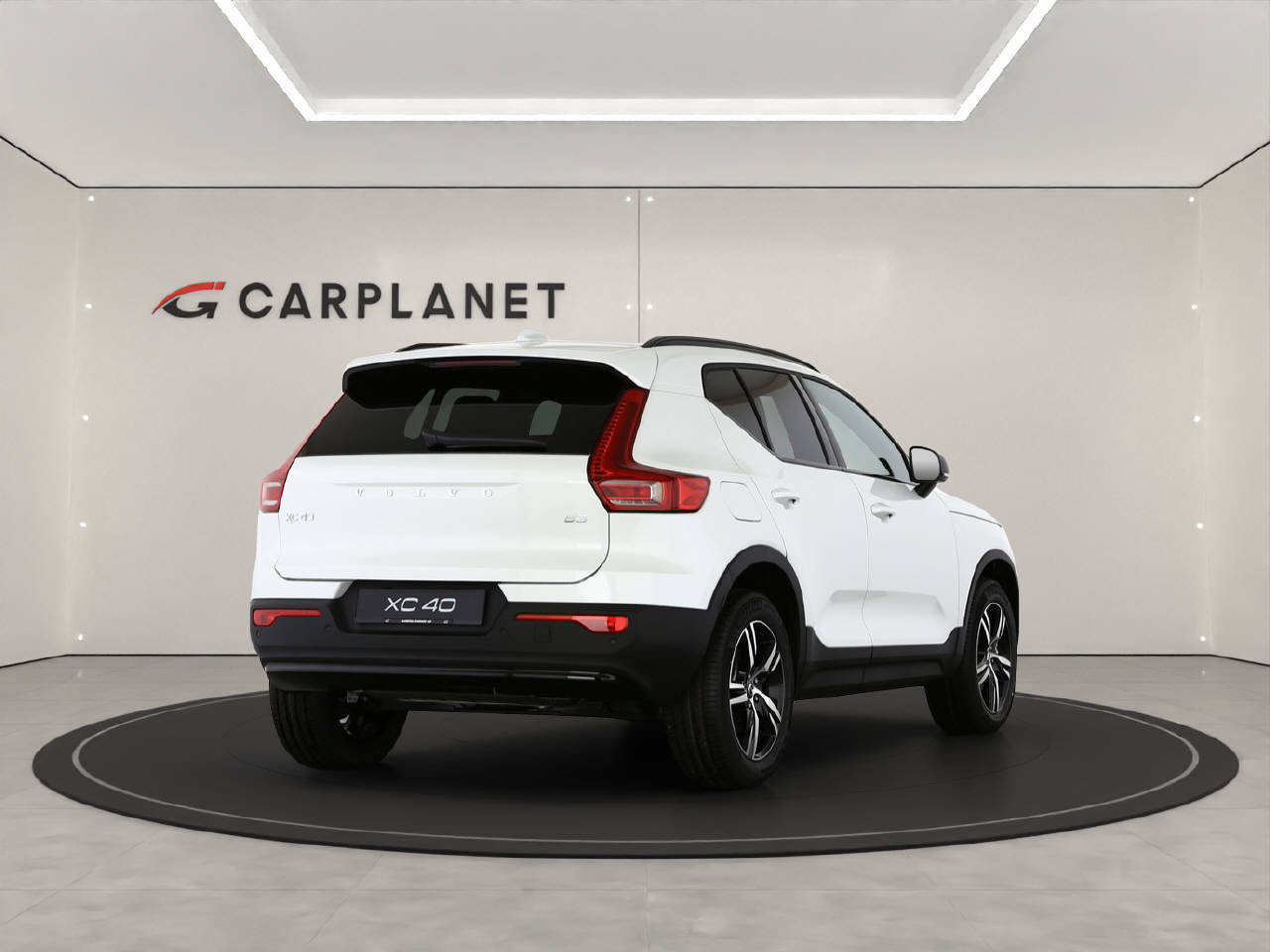 VOLVO XC40 2.0 B3 MH Plus Dark, Mild-Hybrid Petrol/Electric, New car, Automatic - 3
