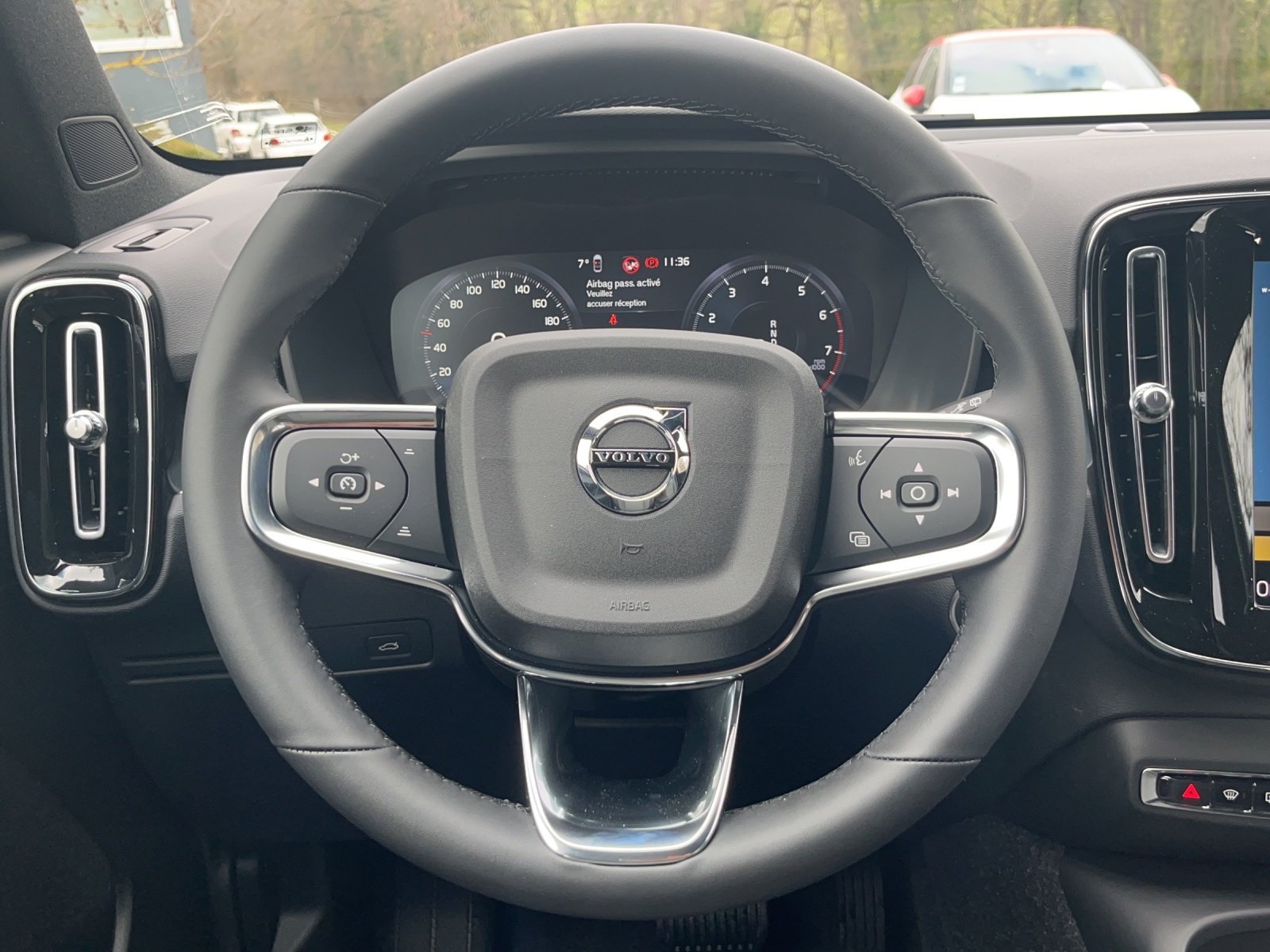 VOLVO XC40 B3 Benzin Mild Hybrid Xcite DCT, Hybride Leggero Benzina/Elettrica, Auto nuove, Automatico - 7