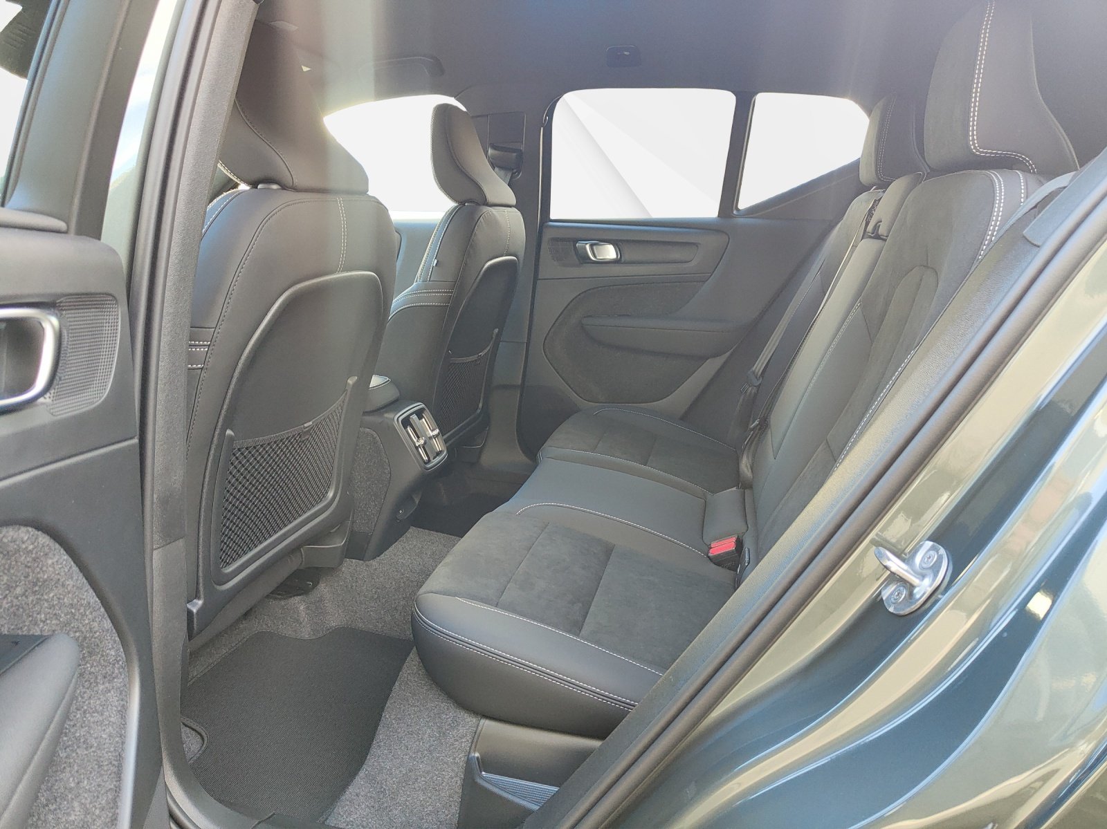 VOLVO XC40 2.0 B3 MH XCITE, Hybride Léger Essence/Électricité, Voiture nouvelle, Automatique - 5