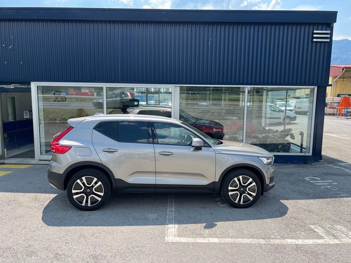 VOLVO XC40 T2 Momentum Geartronic, Petrol, Second hand / Used, Automatic