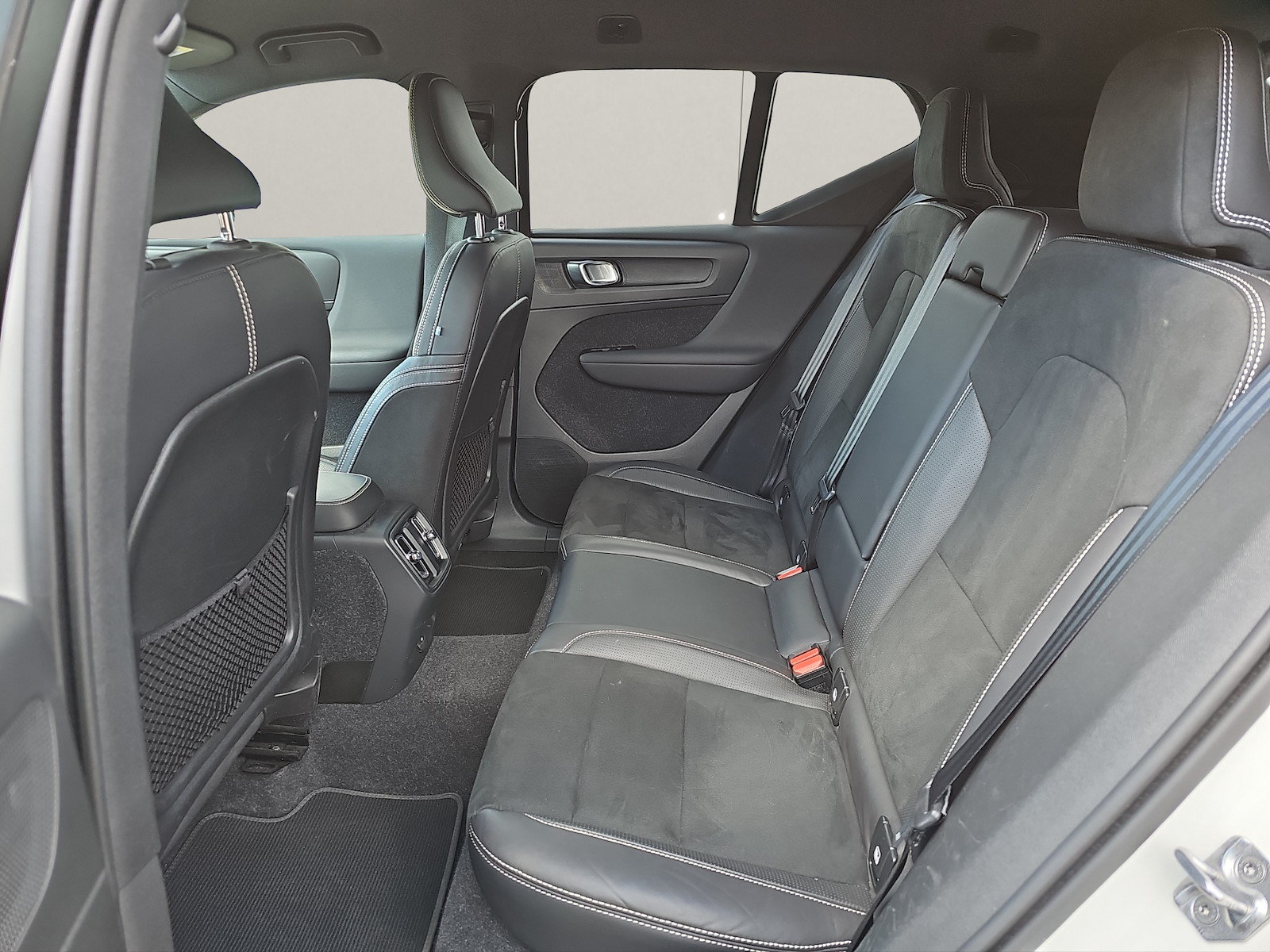 VOLVO XC40 P8 Twin R-Design AWD, Elektro, Occasion / Gebraucht, Automat - 7