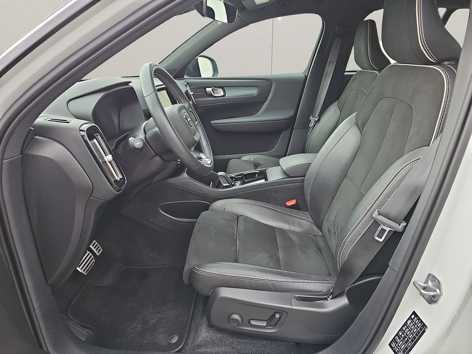 VOLVO XC40 P8 Twin R-Design AWD, Elettrica, Occasioni / Usate, Automatico - 6