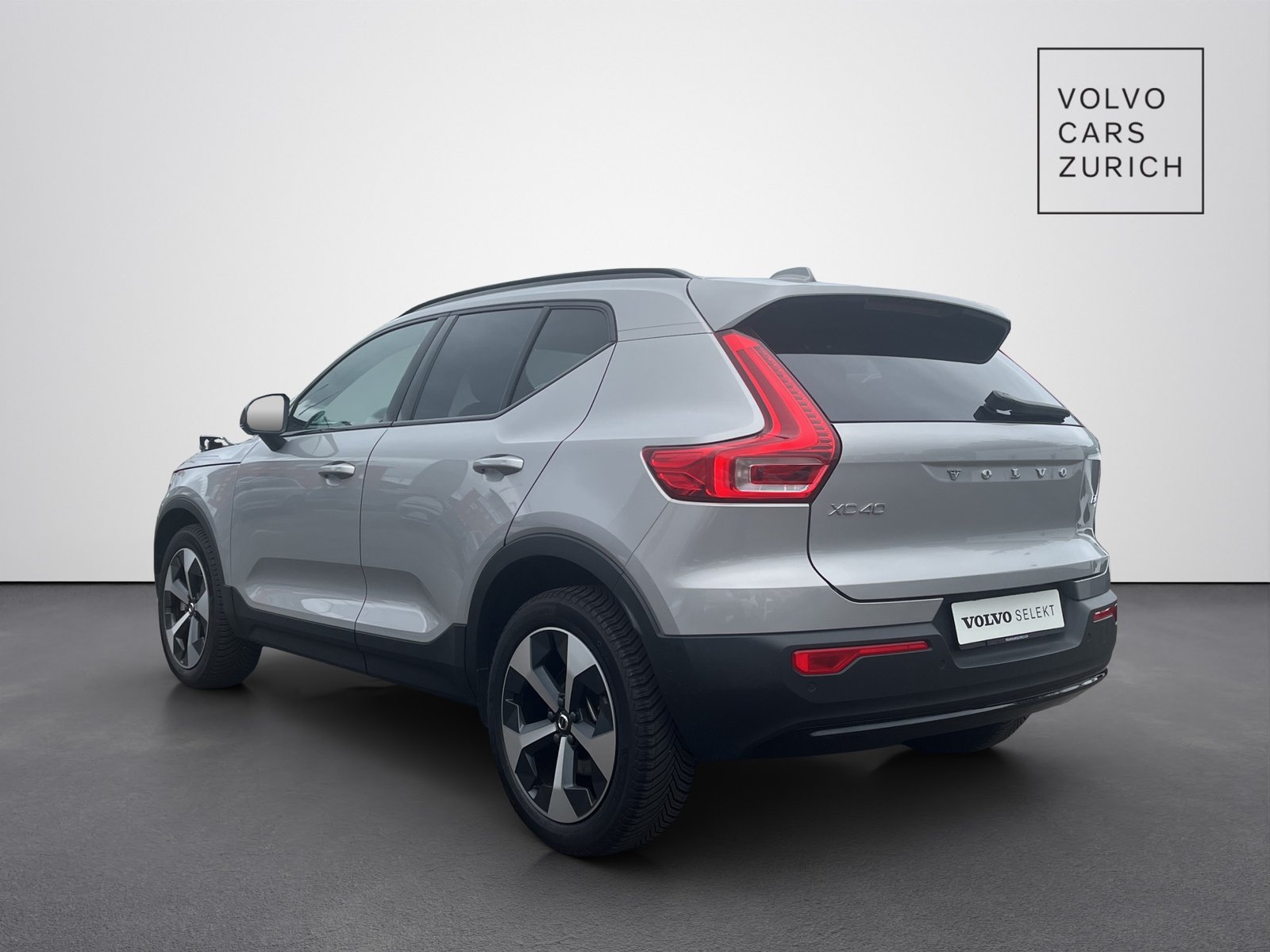 VOLVO XC40 2.0 B4 MH Plus Dark, Hybride Léger Essence/Électricité, Occasion / Utilisé, Automatique - 2