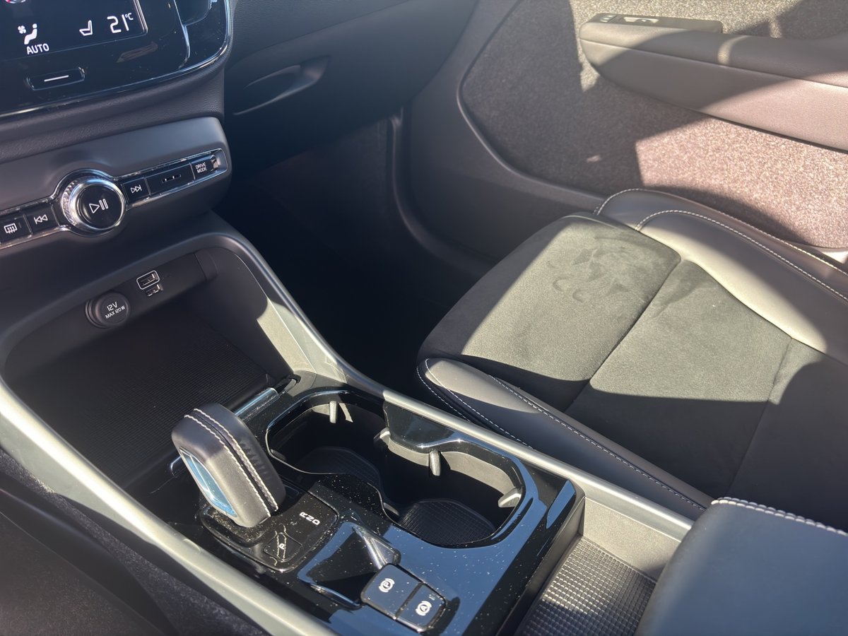 VOLVO XC40 1.5 T4 PiH R-Design, Hybride Rechargeable Essence/Électricité, Occasion / Utilisé, Automatique - 7