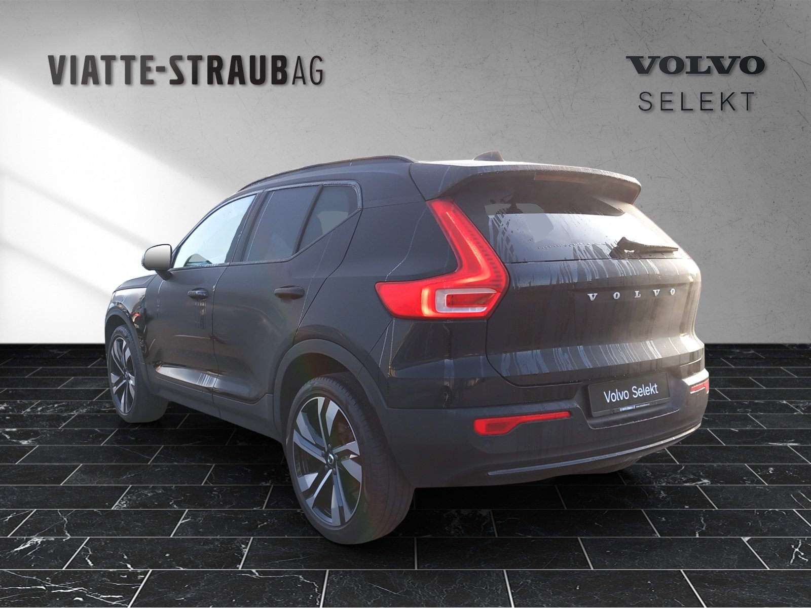 VOLVO XC40 2.0 B3 MH Plus Dark, Hybride Léger Essence/Électricité, Occasion / Utilisé, Automatique - 3
