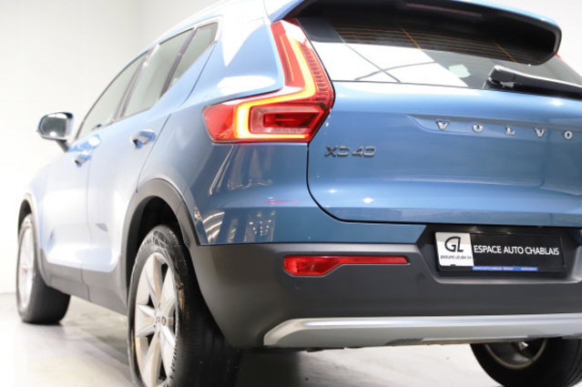 VOLVO XC40 B3 MHD Xcite DCT, Mild-Hybrid Petrol/Electric, Second hand / Used, Automatic - 4