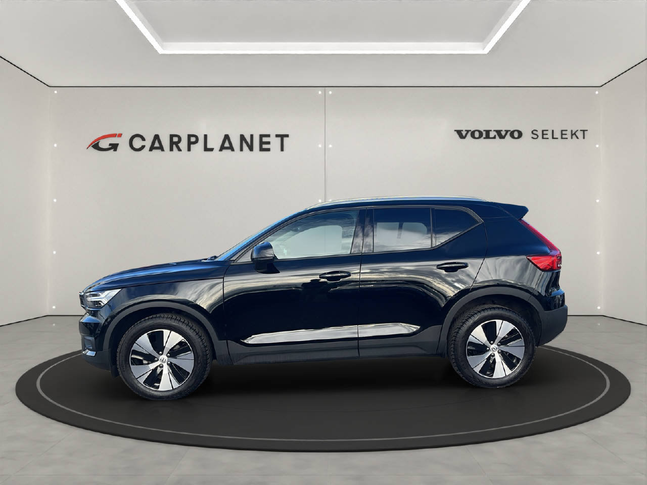 VOLVO XC40 1.5 T3 Momentum, Petrol, Second hand / Used, Automatic - 2