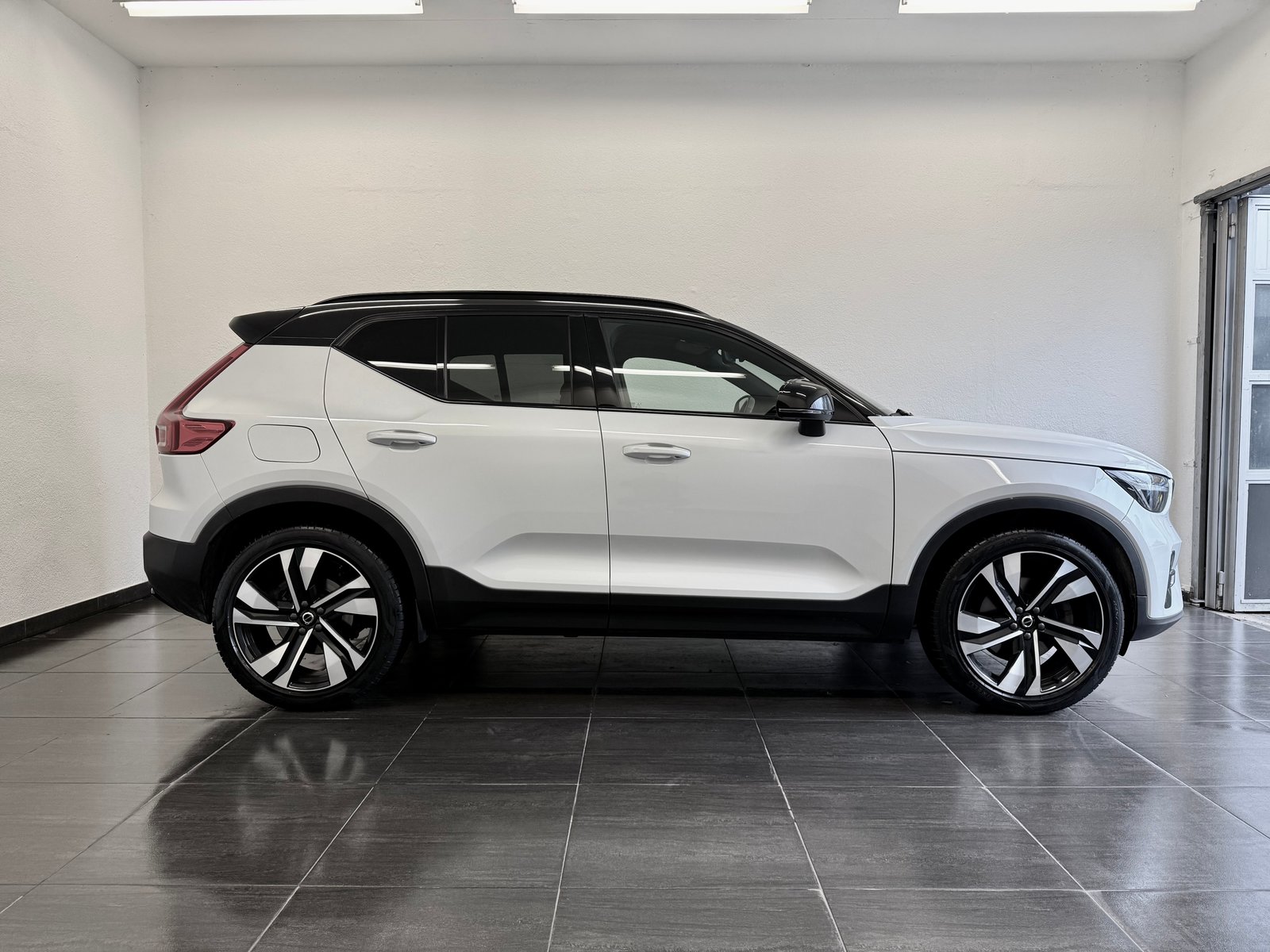 VOLVO XC40 B4 Benzin Mild Hybrid Ultimate Dark DCT, Mild-Hybrid Benzin/Elektro, Occasion / Gebraucht, Automat - 5