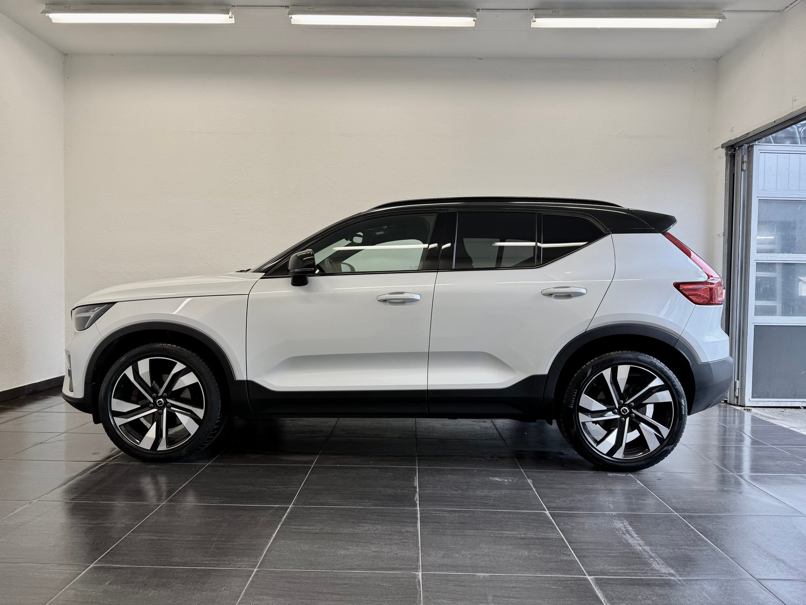 VOLVO XC40 B4 Benzin Mild Hybrid Ultimate Dark DCT, Mild-Hybrid Benzin/Elektro, Occasion / Gebraucht, Automat - 6