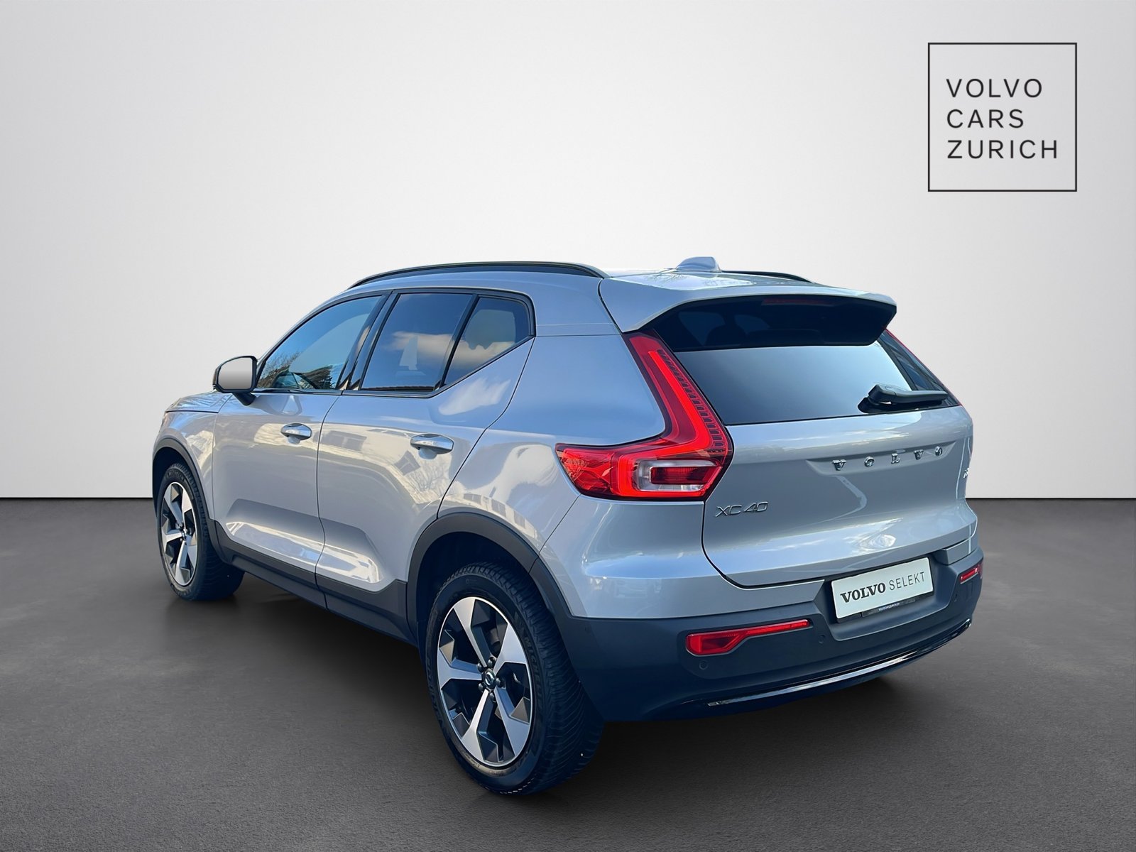 VOLVO XC40 2.0 B4 MH Plus Dark, Hybride Léger Essence/Électricité, Occasion / Utilisé, Automatique - 2