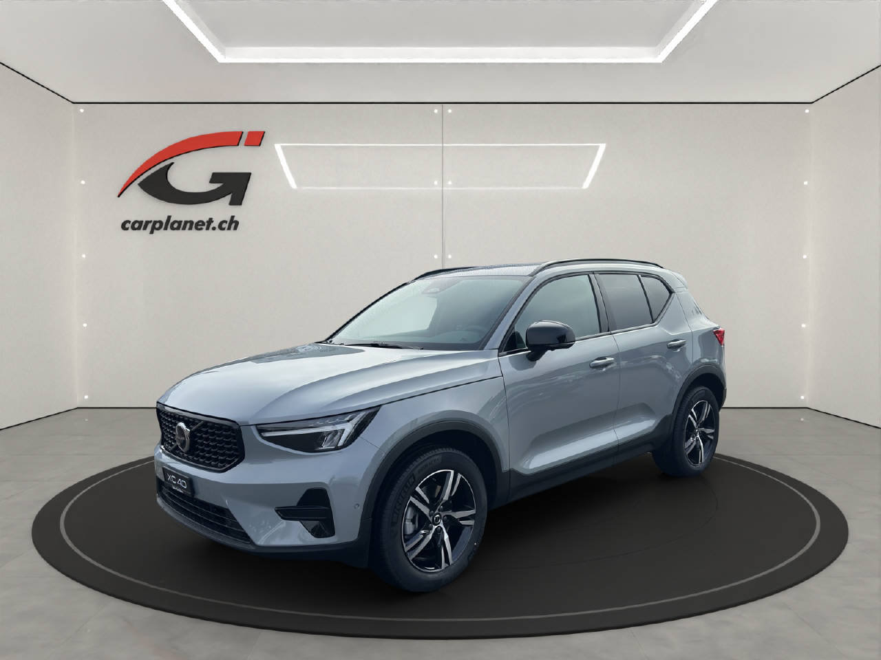 VOLVO XC40 2.0 B3 MH Plus Dark, Mild-Hybrid Petrol/Electric, Ex-demonstrator, Automatic
