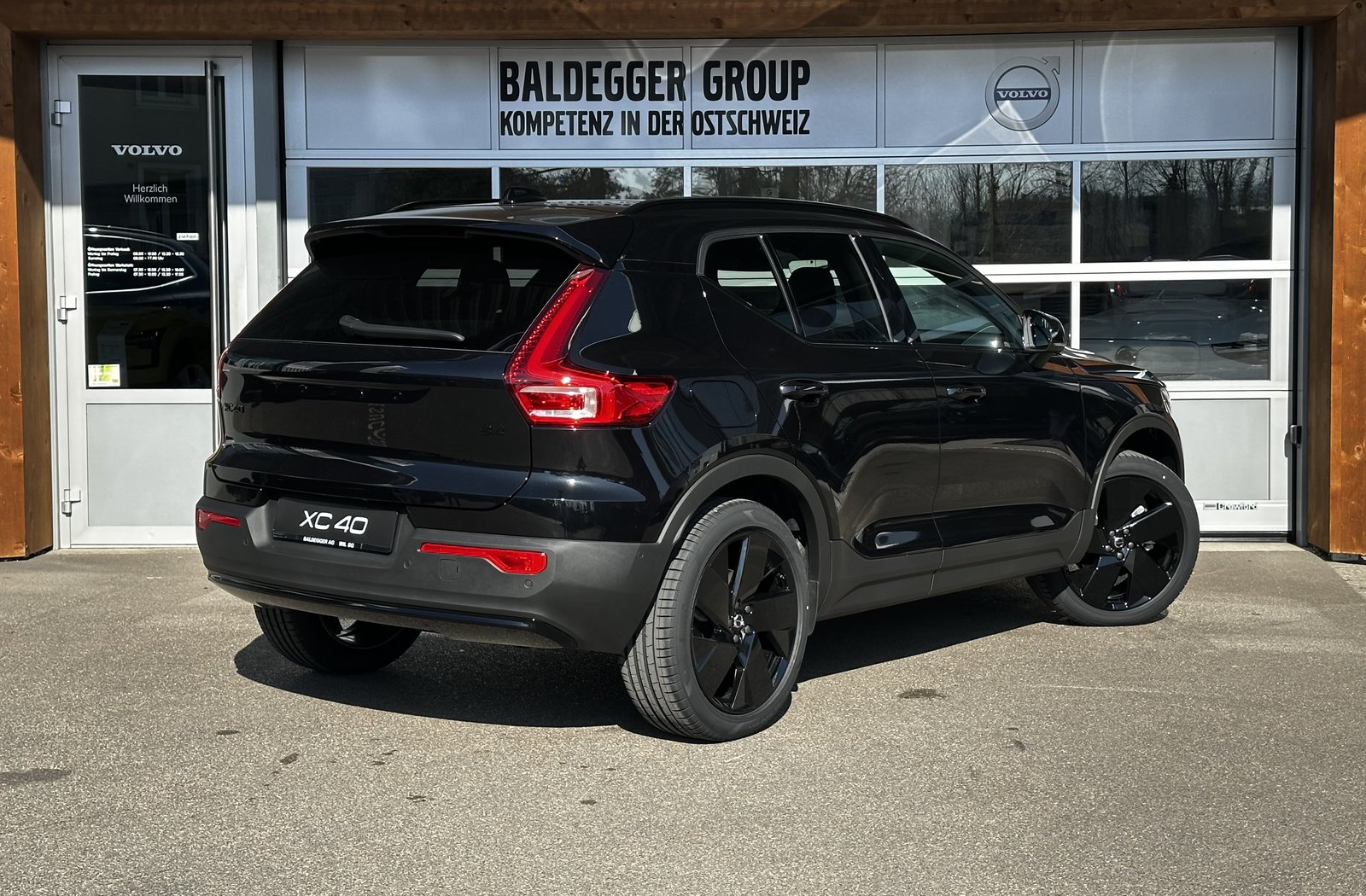 VOLVO XC40 2.0 B4 MH Ultra Black Edi, Voll-Hybrid Benzin/Elektro, Vorführwagen, Automat - 2