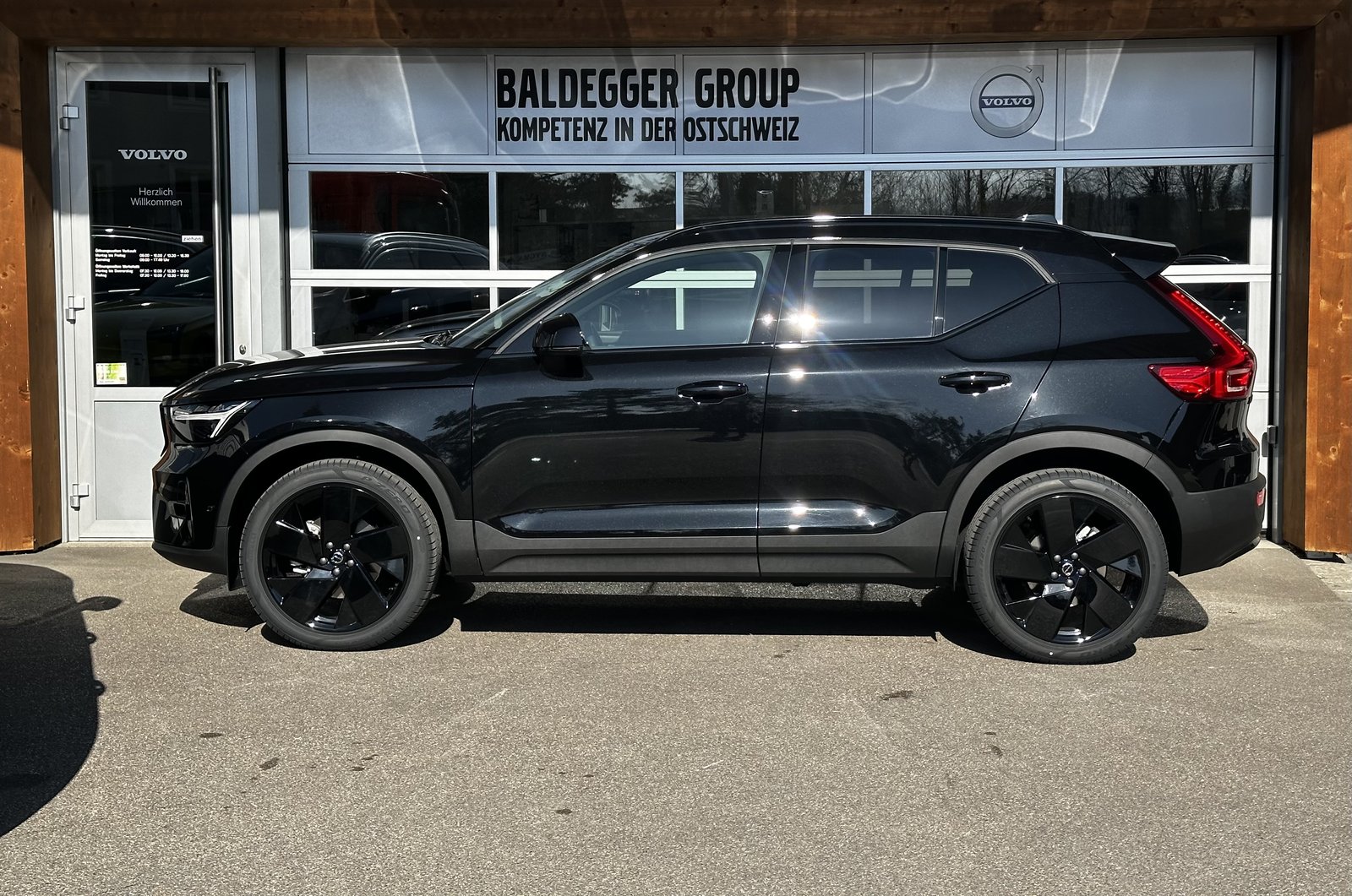 VOLVO XC40 2.0 B4 MH Ultra Black Edi, Voll-Hybrid Benzin/Elektro, Vorführwagen, Automat - 3