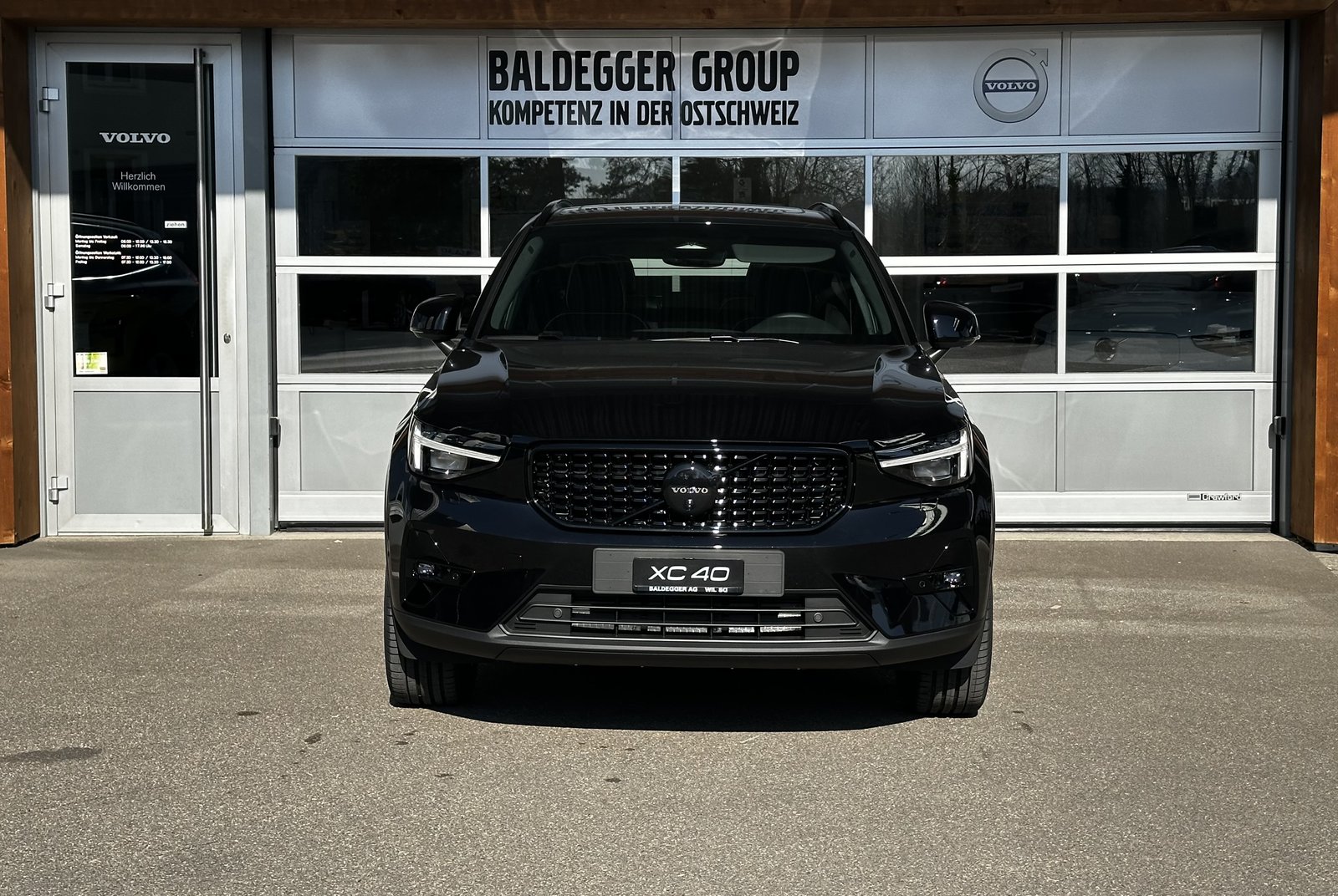 VOLVO XC40 2.0 B4 MH Ultra Black Edi, Voll-Hybrid Benzin/Elektro, Vorführwagen, Automat - 4