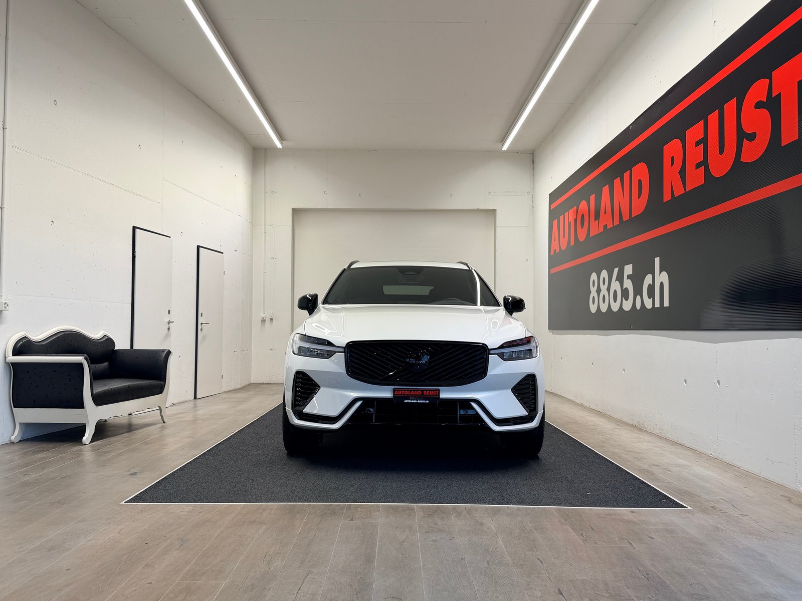 VOLVO XC60 T6 eAWD PluginHybrid Black Edition Geartronic, Hybride Rechargeable Essence/Électricité, Voiture nouvelle, Automatique - 4