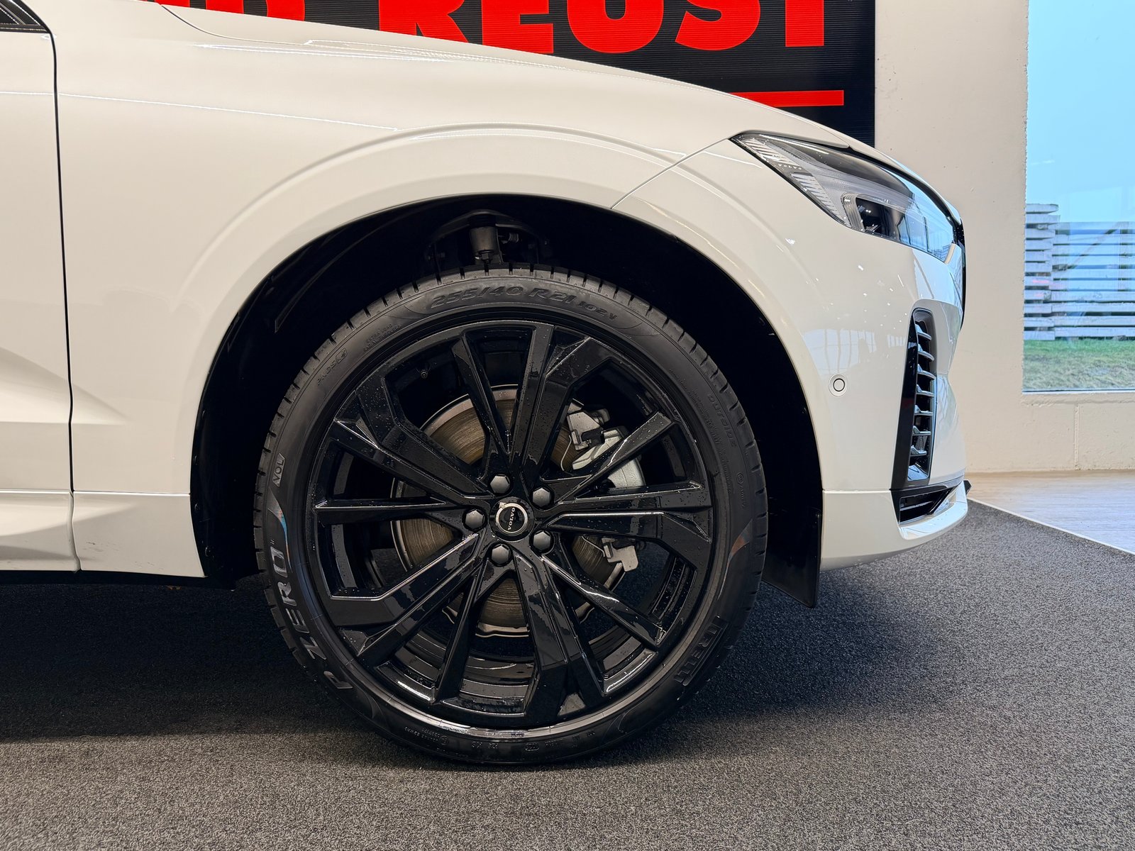 VOLVO XC60 T6 eAWD PluginHybrid Black Edition Geartronic, Hybride Rechargeable Essence/Électricité, Voiture nouvelle, Automatique - 6