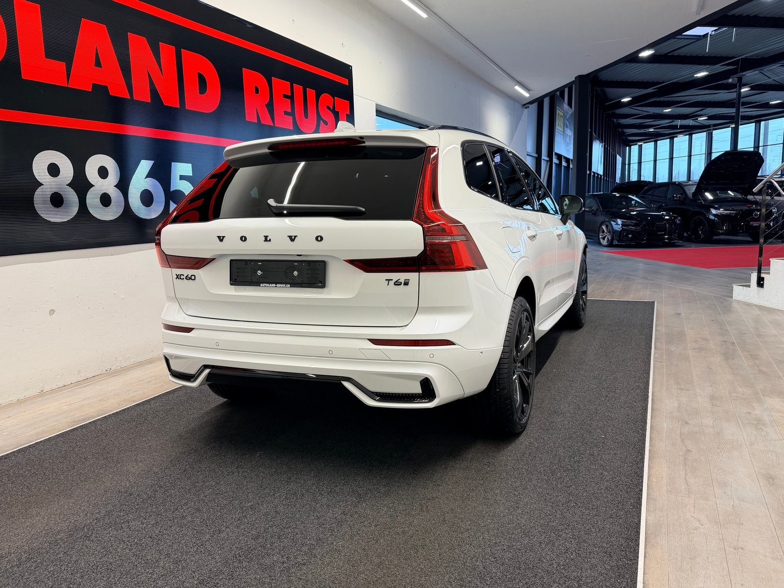 VOLVO XC60 T6 eAWD PluginHybrid Black Edition Geartronic, Hybride Rechargeable Essence/Électricité, Voiture nouvelle, Automatique - 7