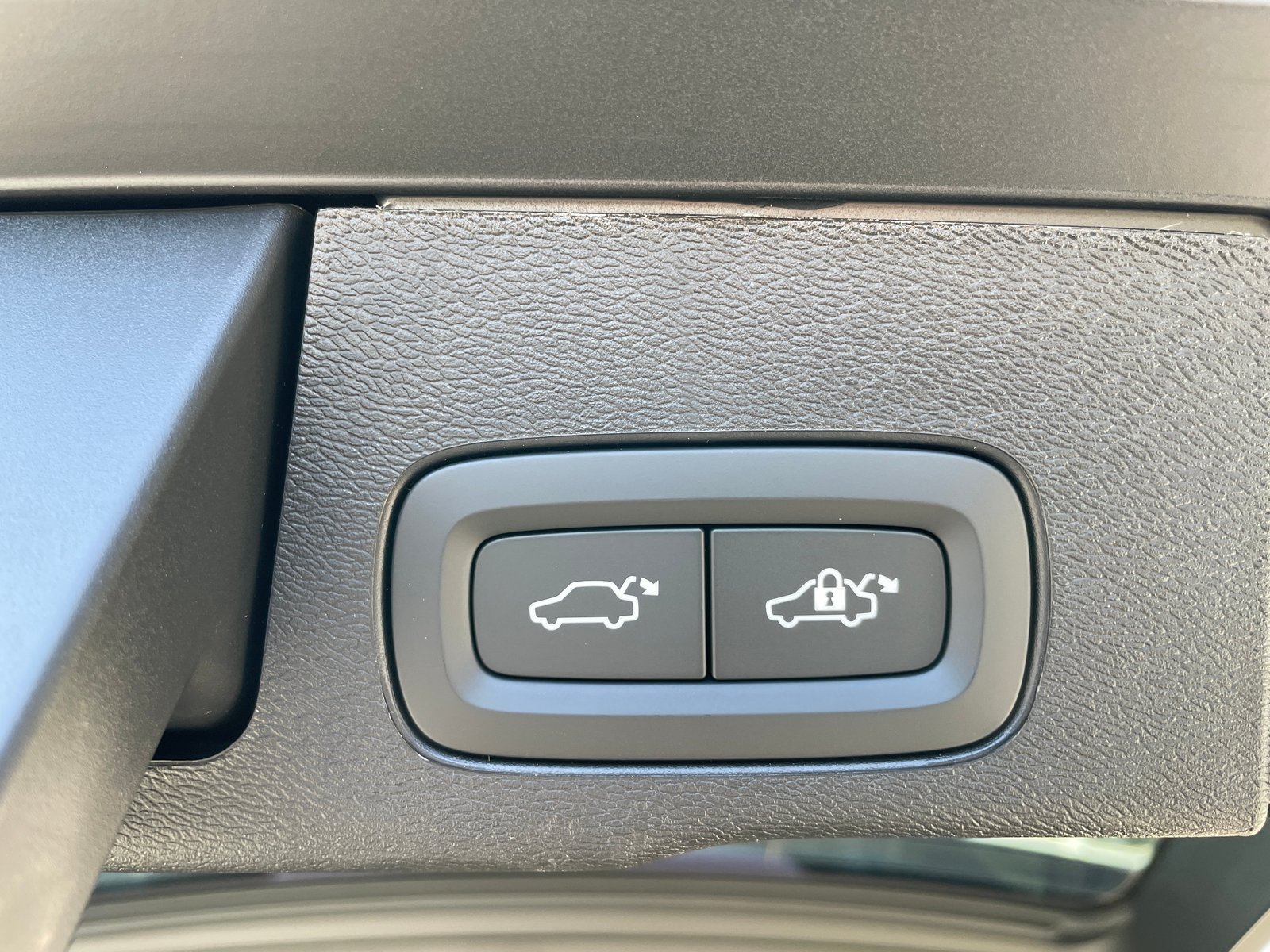 VOLVO XC60 T6 eAWD PluginHybrid Black Edition Geartronic, Plug-in-Hybrid Benzina/Elettrica, Auto nuove, Automatico - 7