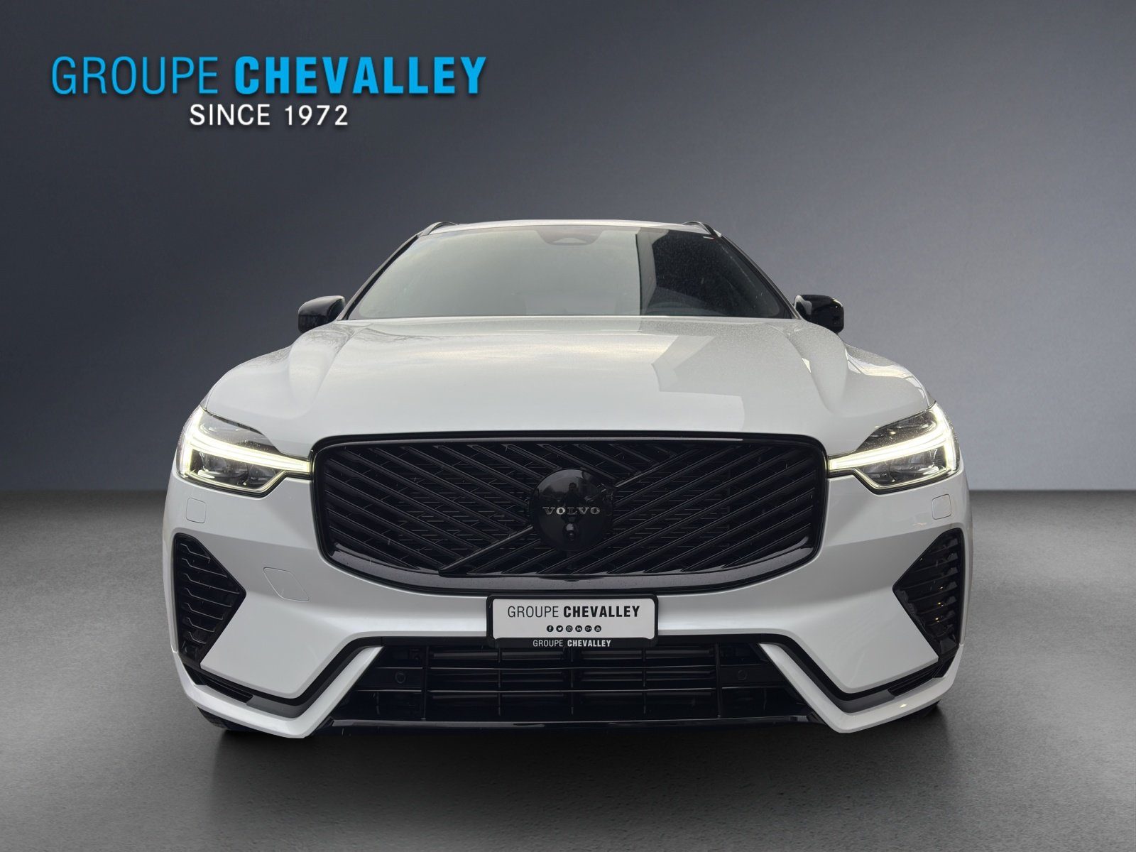 VOLVO XC60 T8 eAWD PluginHybrid Black Edition Geartronic, Plug-in-Hybrid Benzina/Elettrica, Auto nuove, Automatico - 2