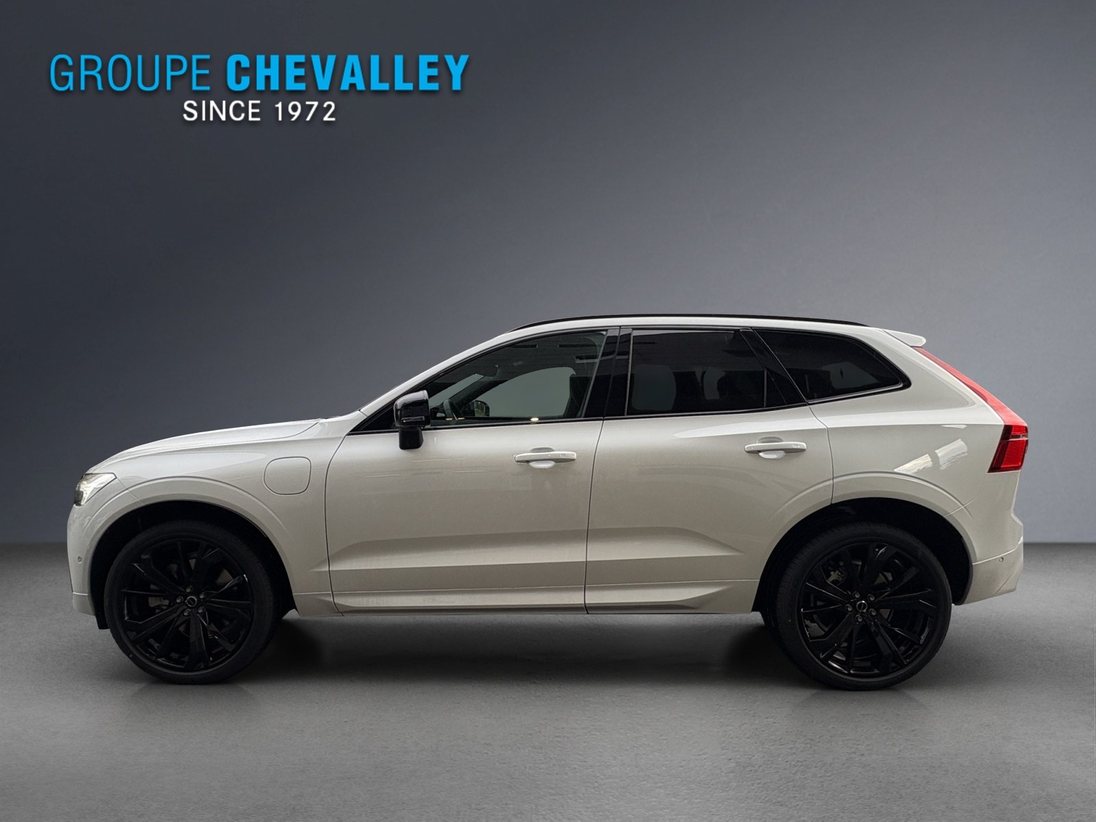 VOLVO XC60 T8 eAWD PluginHybrid Black Edition Geartronic, Plug-in-Hybrid Benzina/Elettrica, Auto nuove, Automatico - 3