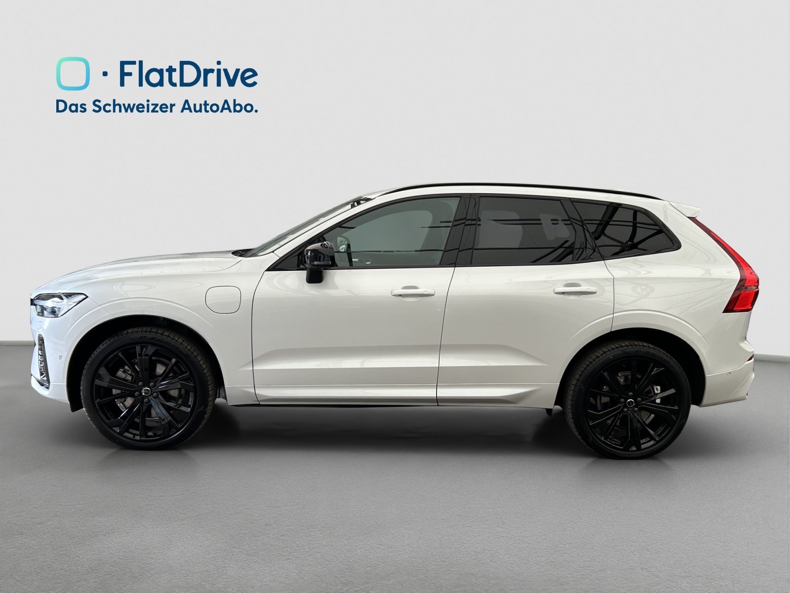 VOLVO XC60 T6 eAWD PluginHybrid Black Edition Geartronic - A, Plug-in-Hybrid Petrol/Electric, New car, Automatic - 2
