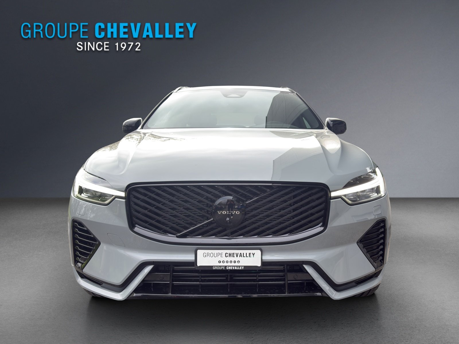 VOLVO XC60 T6 eAWD PluginHybrid Black Edition Geartronic, Plug-in-Hybrid Benzina/Elettrica, Auto nuove, Automatico - 2