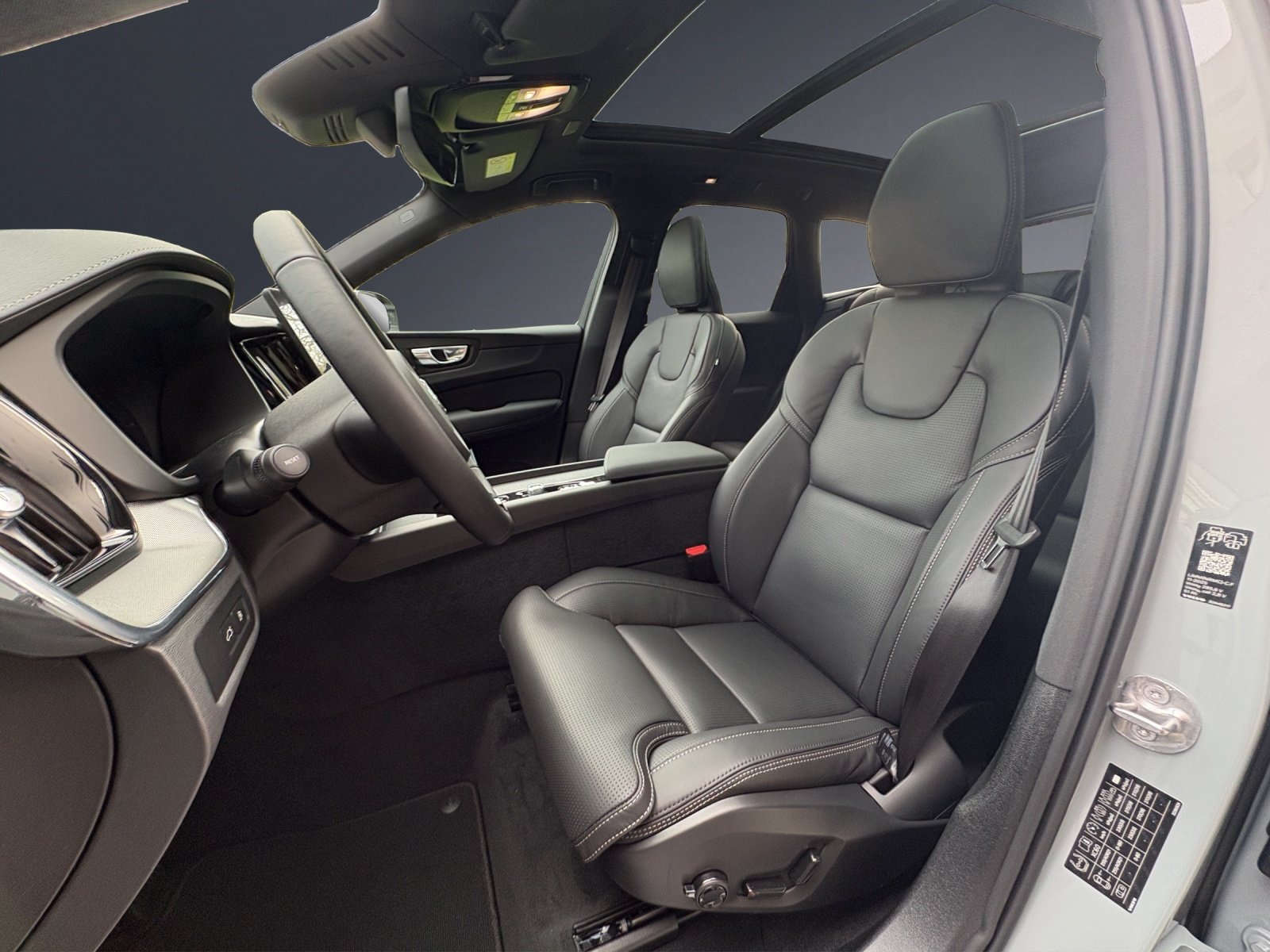 VOLVO XC60 T6 eAWD PluginHybrid Black Edition Geartronic, Plug-in-Hybrid Benzina/Elettrica, Auto nuove, Automatico - 6