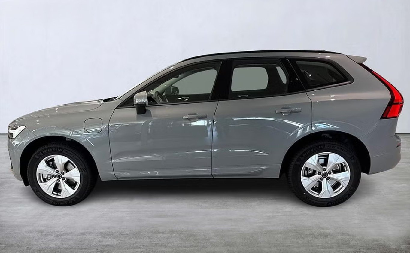 VOLVO XC60 T6 eAWD PluginHybrid Core Geartronic, Plug-in-Hybrid Benzina/Elettrica, Auto nuove, Automatico - 3