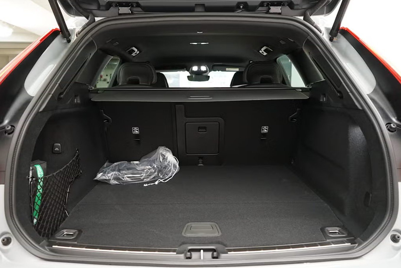 VOLVO XC60 T6 eAWD PluginHybrid Plus Dark Geartronic, Hybride Rechargeable Essence/Électricité, Voiture nouvelle, Automatique - 7