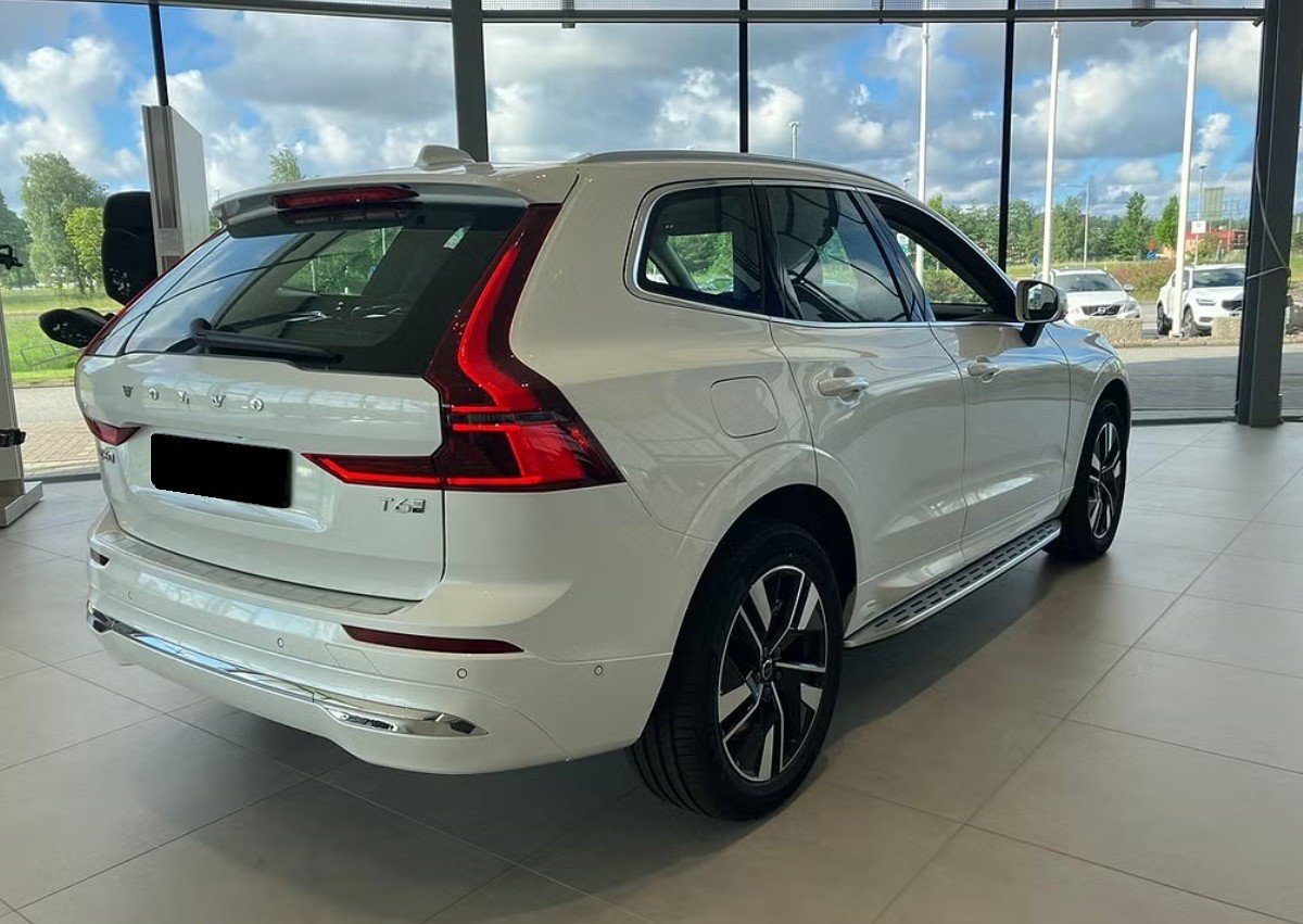 VOLVO XC60 T6 eAWD PluginHybrid Plus Bright Geartronic, Hybride Rechargeable Essence/Électricité, Voiture nouvelle, Automatique - 5