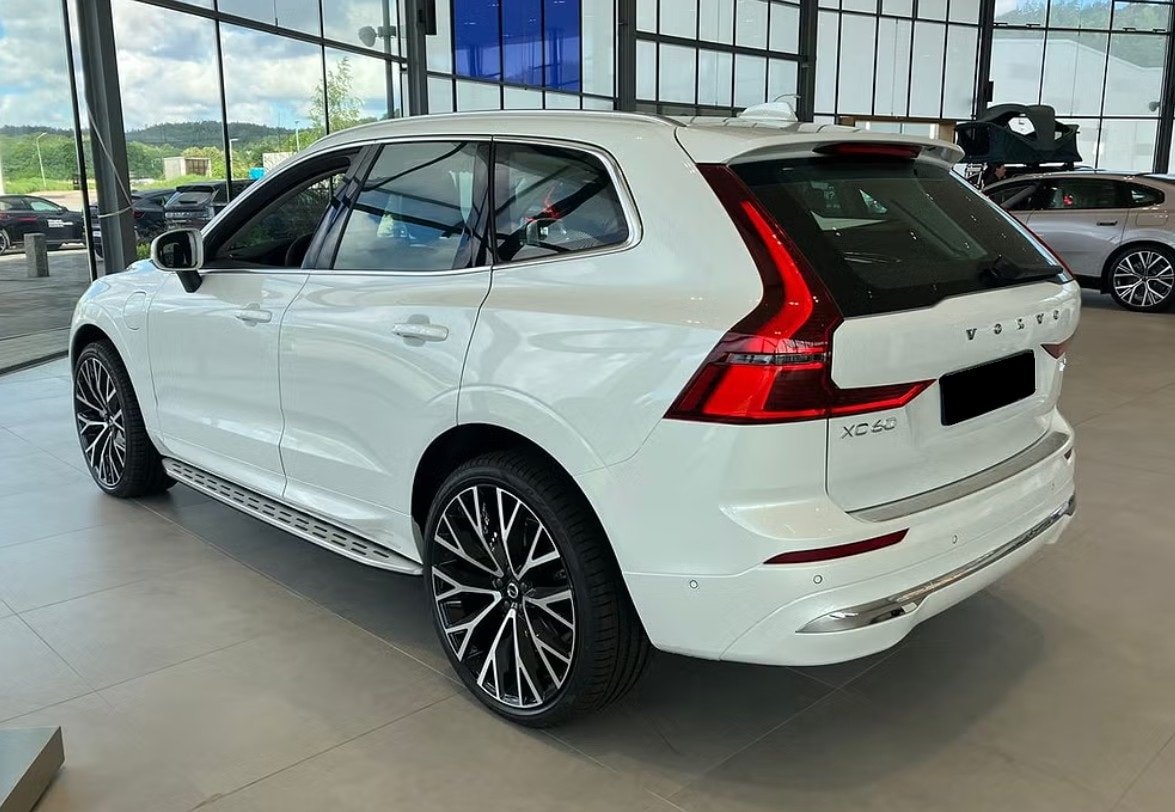 VOLVO XC60 T6 eAWD PluginHybrid Plus Bright Geartronic, Hybride Rechargeable Essence/Électricité, Voiture nouvelle, Automatique - 7