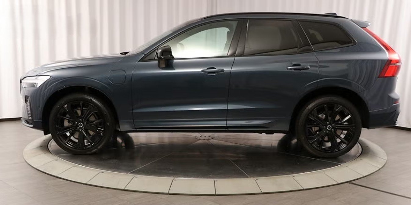 VOLVO XC60 T6 eAWD PluginHybrid Plus Dark Geartronic, Plug-in-Hybrid Benzina/Elettrica, Auto nuove, Automatico - 2