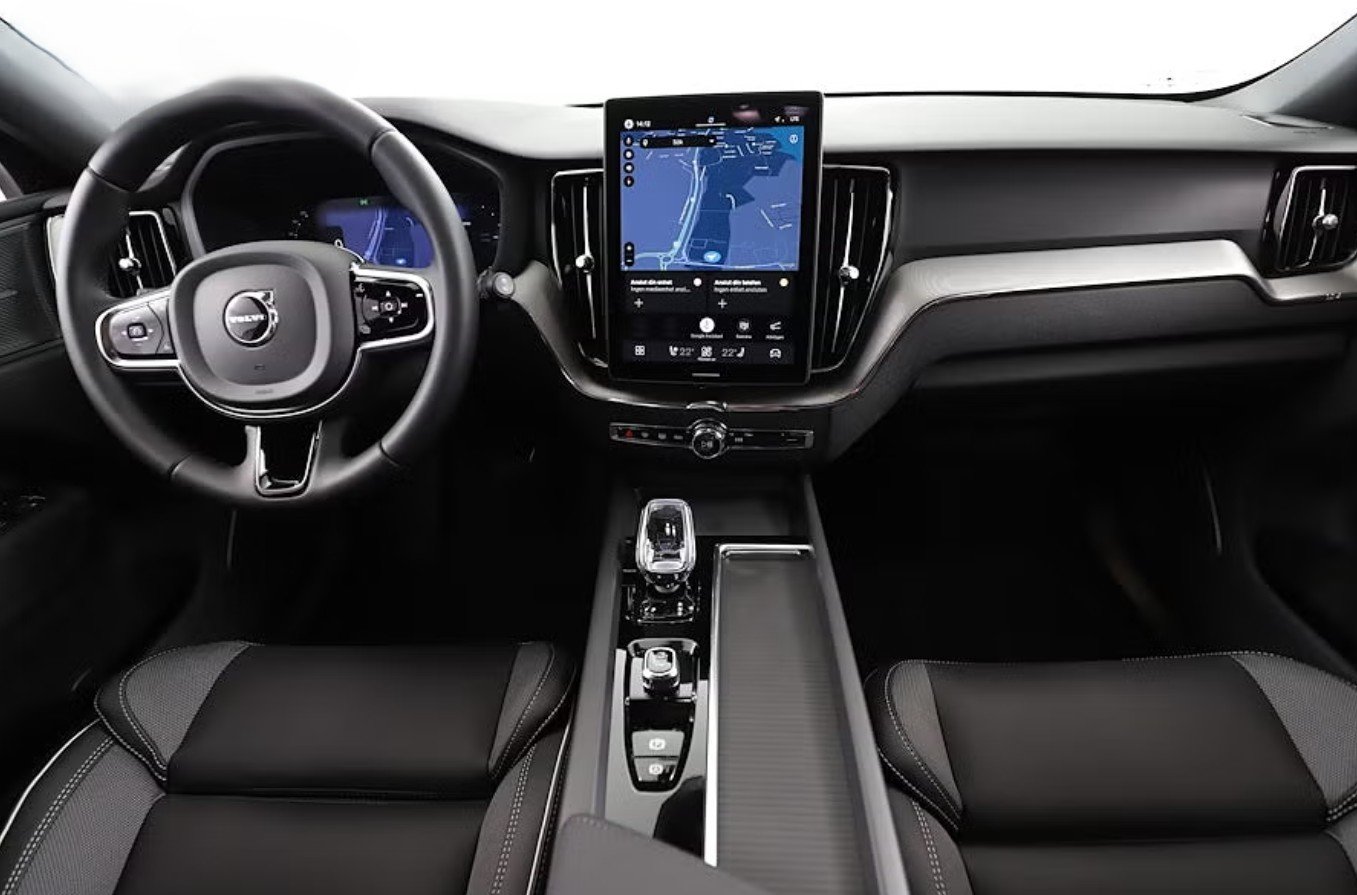 VOLVO XC60 T6 eAWD PluginHybrid Plus Dark Geartronic, Plug-in-Hybrid Benzina/Elettrica, Auto nuove, Automatico - 4