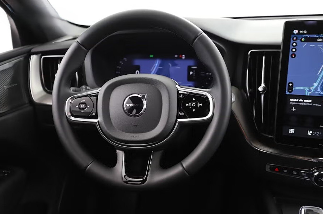 VOLVO XC60 T6 eAWD PluginHybrid Plus Dark Geartronic, Plug-in-Hybrid Benzina/Elettrica, Auto nuove, Automatico - 5