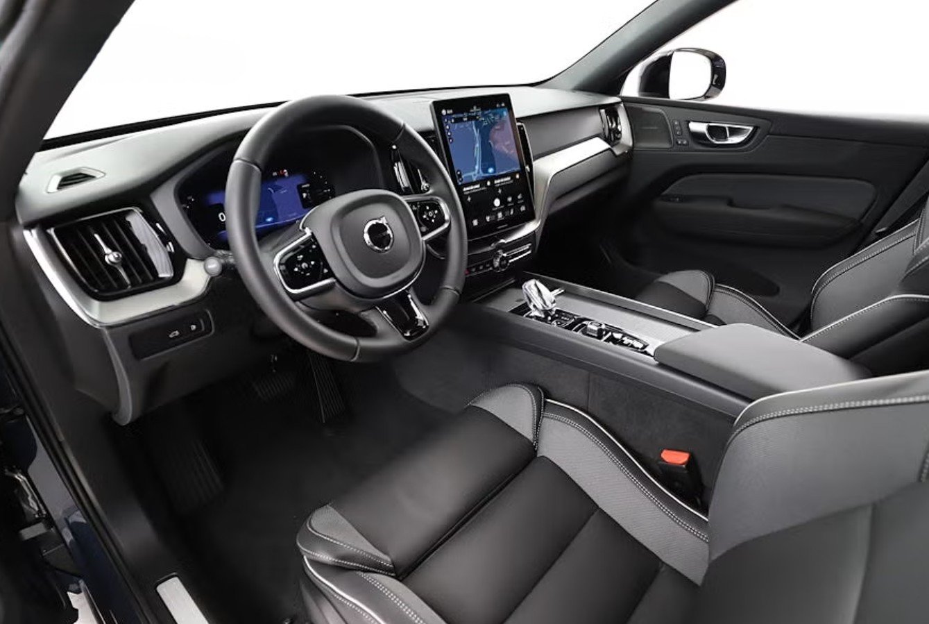 VOLVO XC60 T6 eAWD PluginHybrid Plus Dark Geartronic, Plug-in-Hybrid Benzina/Elettrica, Auto nuove, Automatico - 6