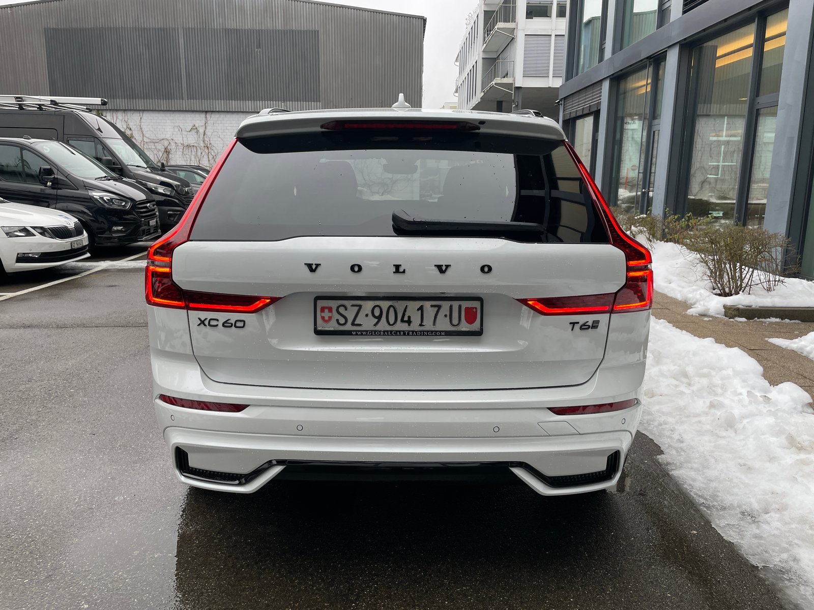 VOLVO XC60 T6 eAWD PluginHybrid Black Edition Geartronic, Plug-in-Hybrid Petrol/Electric, New car, Automatic - 4