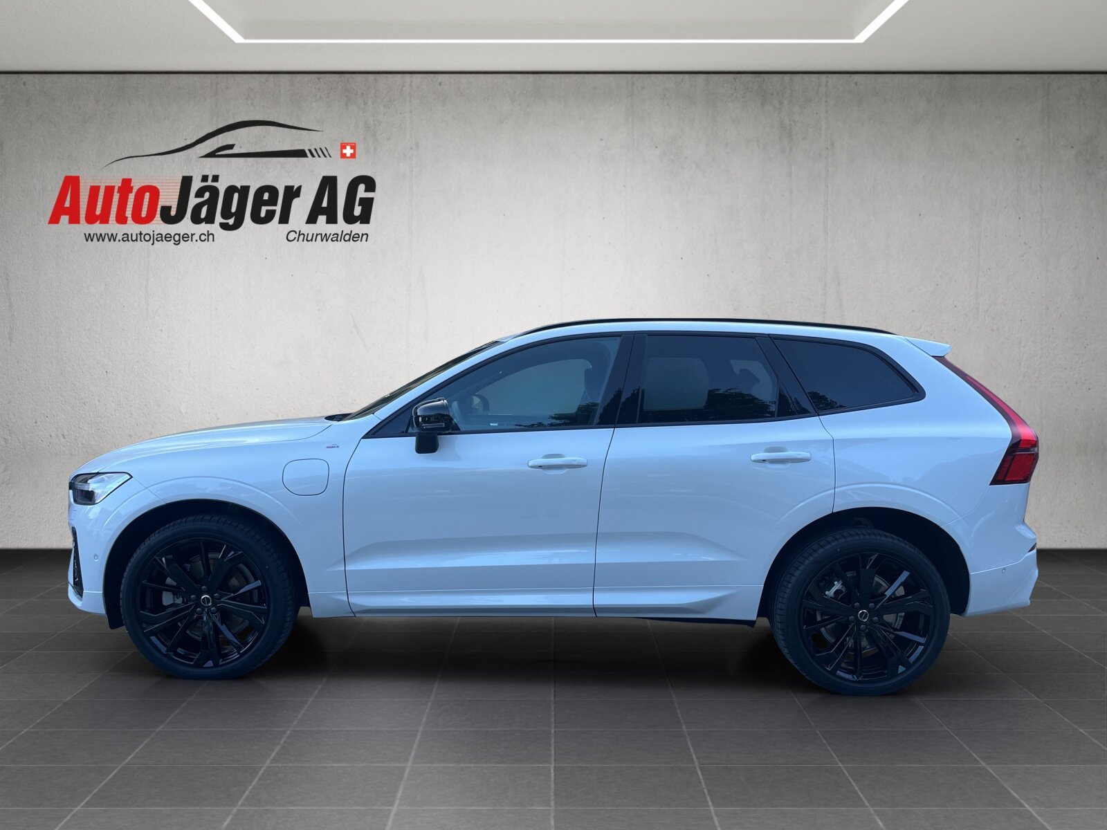 VOLVO XC60 T8 eAWD PluginHybrid Black Edition Geartronic, Hybride Rechargeable Essence/Électricité, Voiture nouvelle, Automatique - 2