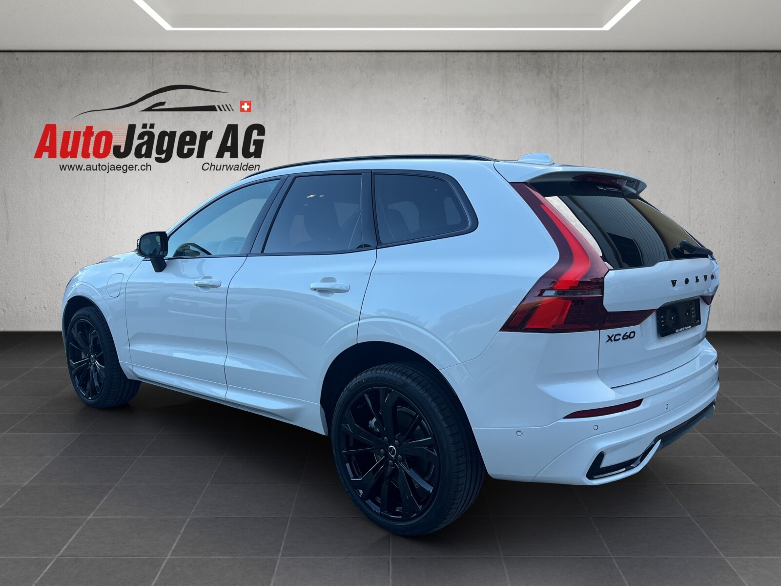 VOLVO XC60 T8 eAWD PluginHybrid Black Edition Geartronic, Hybride Rechargeable Essence/Électricité, Voiture nouvelle, Automatique - 4