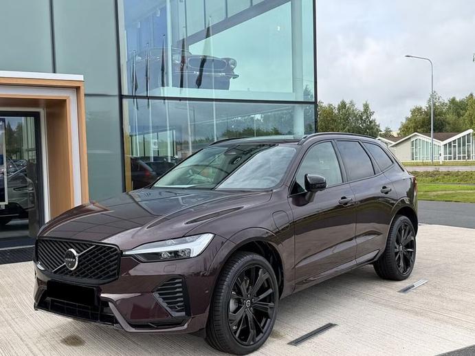 VOLVO XC60 T6 eAWD PluginHybrid Plus Dark Geartronic, Plug-in-Hybrid Petrol/Electric, New car, Automatic