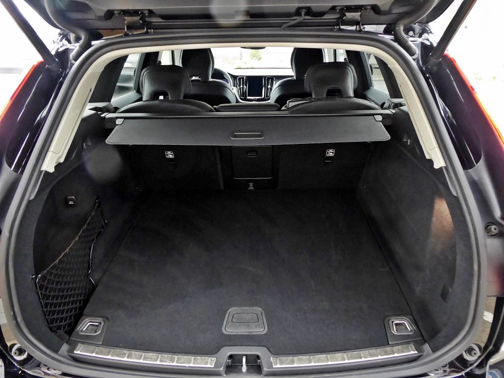 VOLVO XC60 B5 B AWD Plus Dark, Hybride Léger Essence/Électricité, Occasion / Utilisé, Automatique - 7