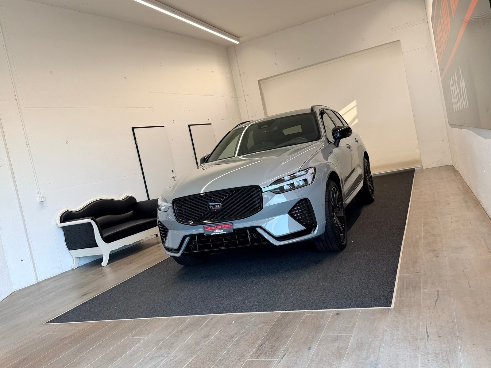 VOLVO XC60 T6 eAWD PluginHybrid Black Edition Geartronic, Hybride Rechargeable Essence/Électricité, Occasion / Utilisé, Automatique - 3