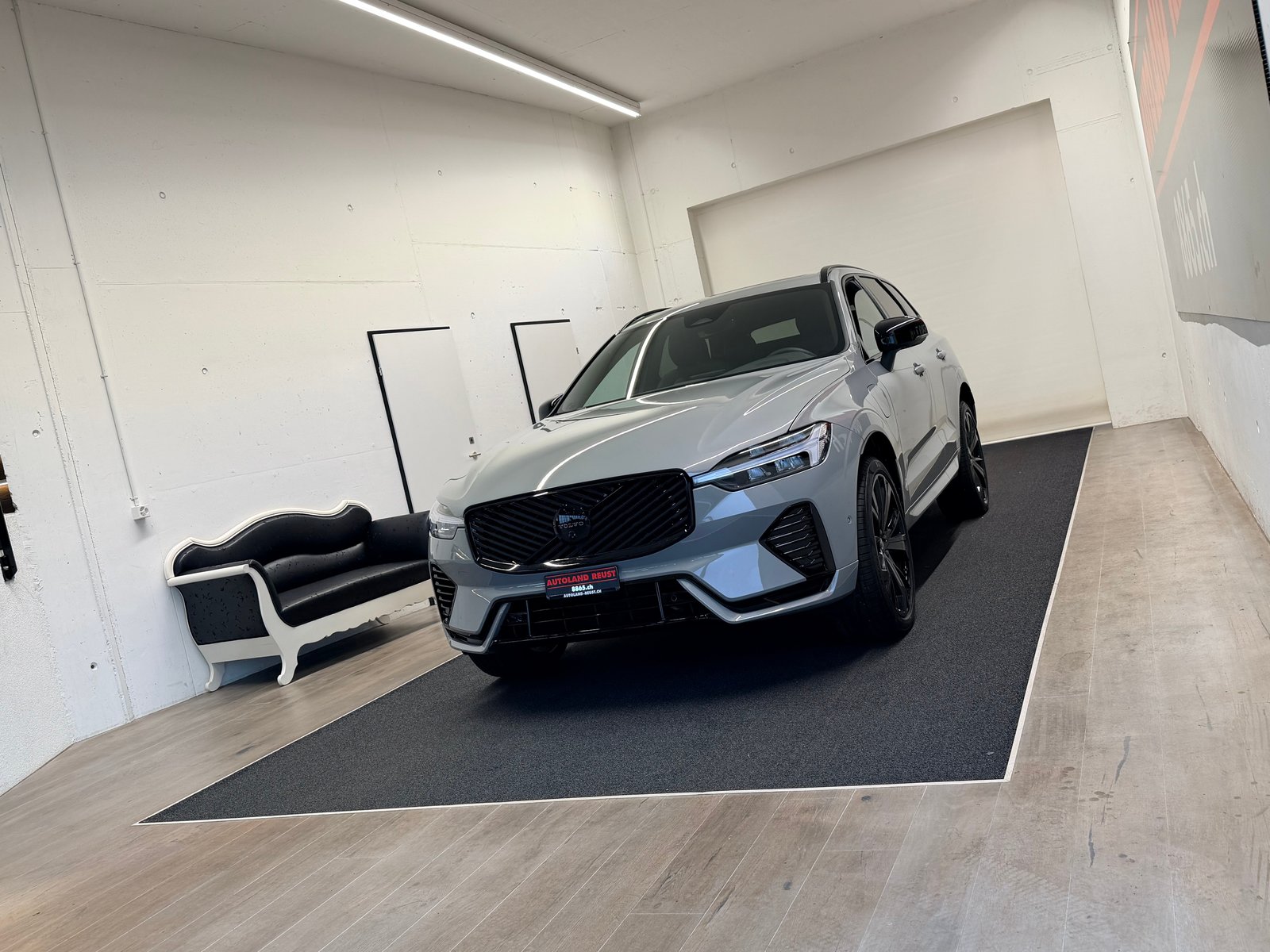 VOLVO XC60 T6 eAWD PluginHybrid Black Edition Geartronic, Hybride Rechargeable Essence/Électricité, Occasion / Utilisé, Automatique - 3