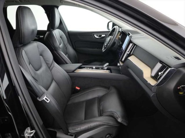 VOLVO XC60 T8 eAWD PluginHybrid Plus Dark Geartronic, Hybride Rechargeable Essence/Électricité, Occasion / Utilisé, Automatique - 4
